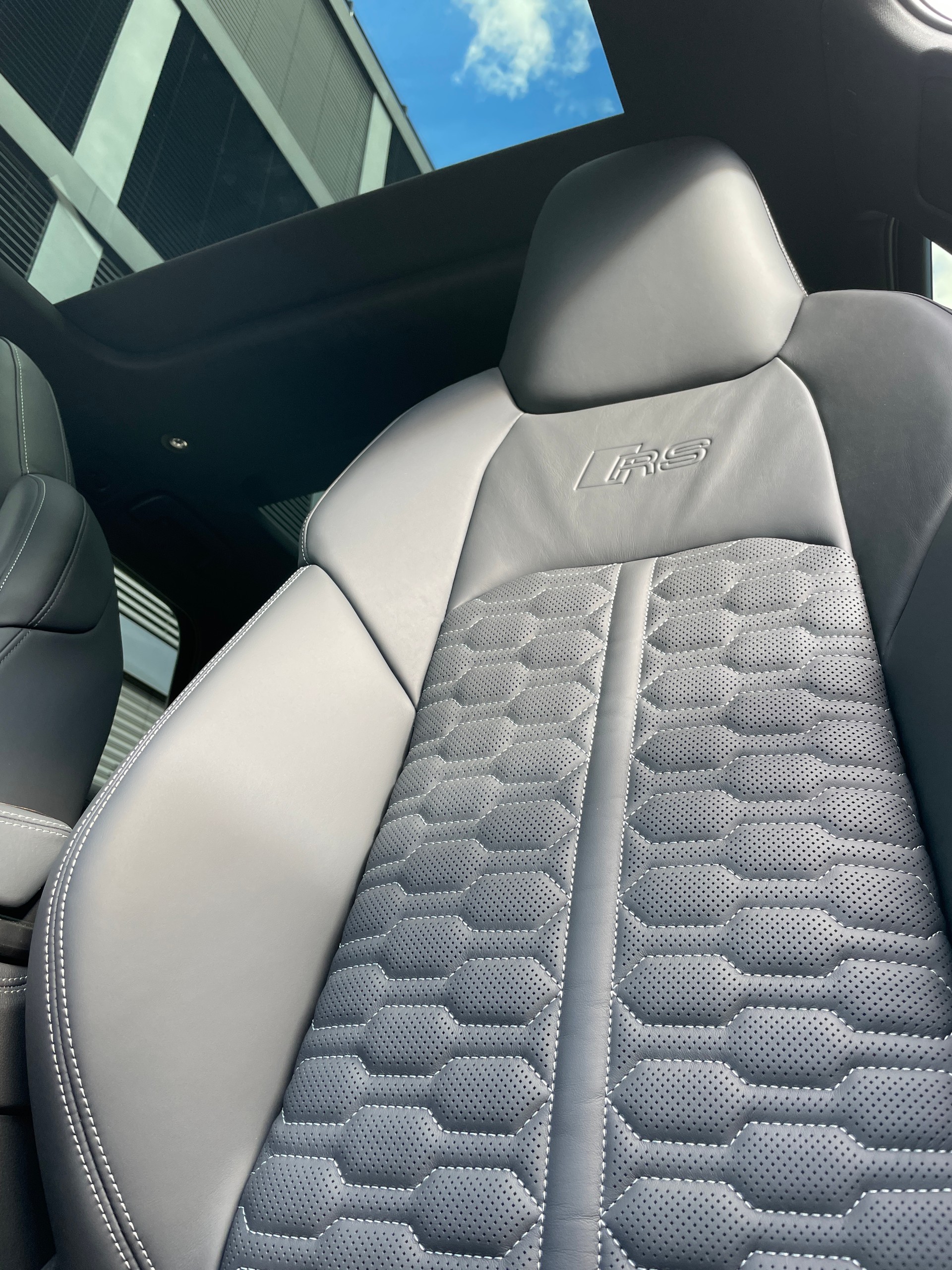 AUDI RS6 Avant 4.0 TFSI V8 quattro Individual Lackierung-image-11