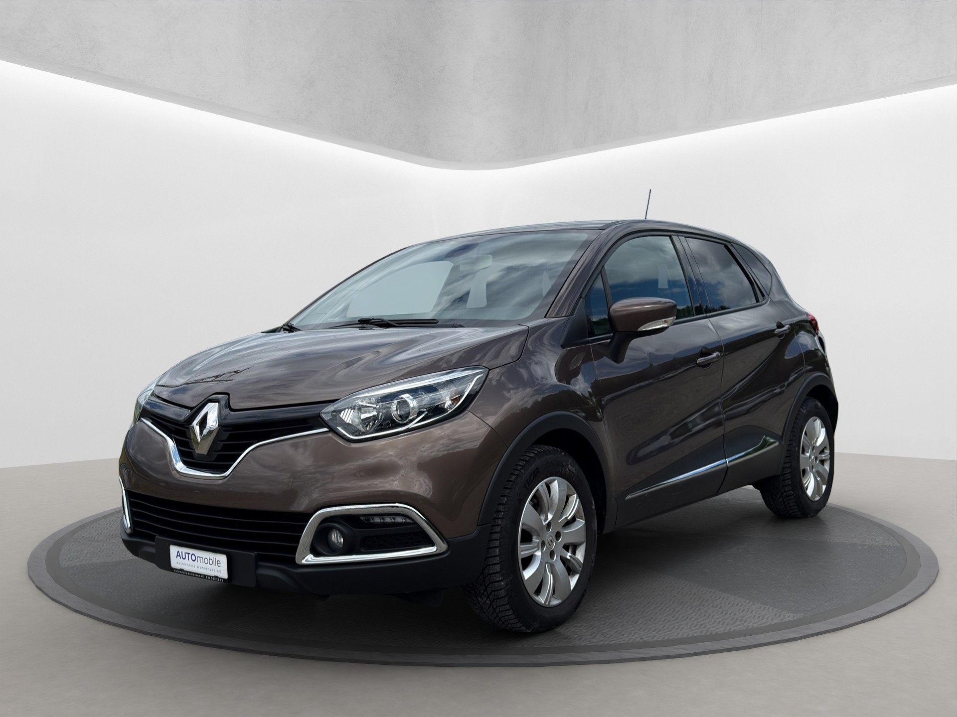 RENAULT Captur 1.2 T 16V Privilège EDC-showroom-element-1