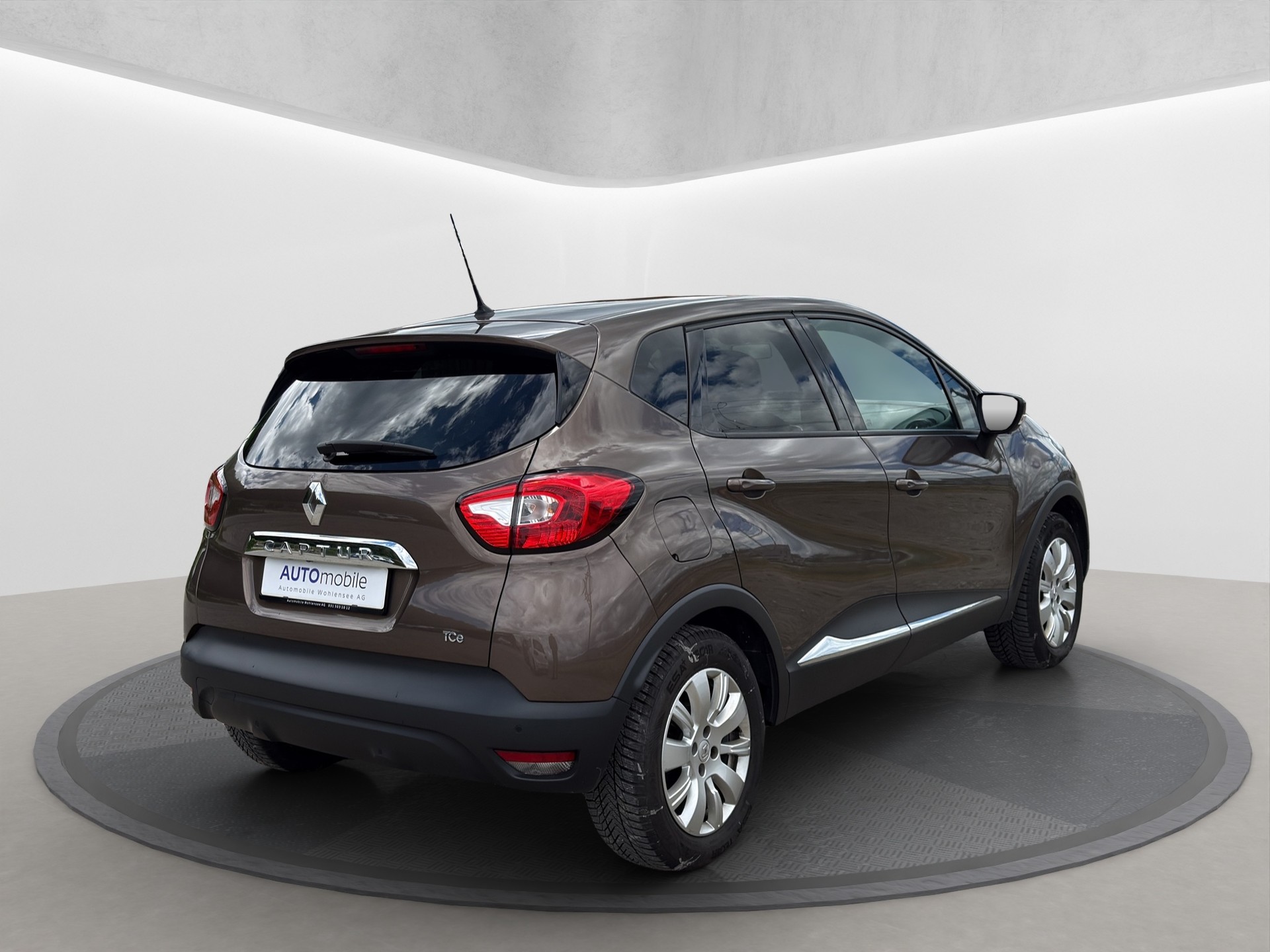 RENAULT Captur 1.2 T 16V Privilège EDC-image-4