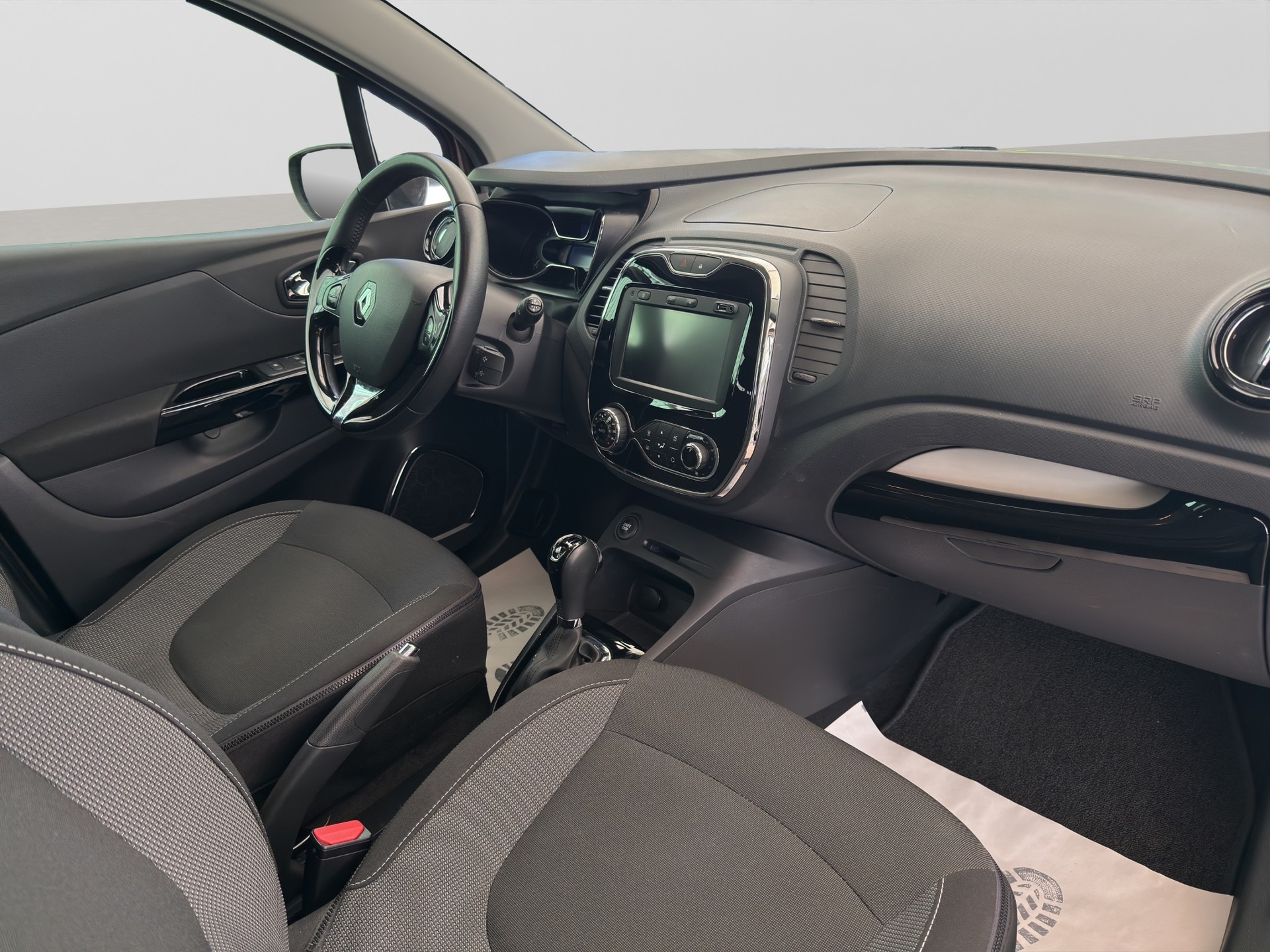 RENAULT Captur 1.2 T 16V Privilège EDC-image-12