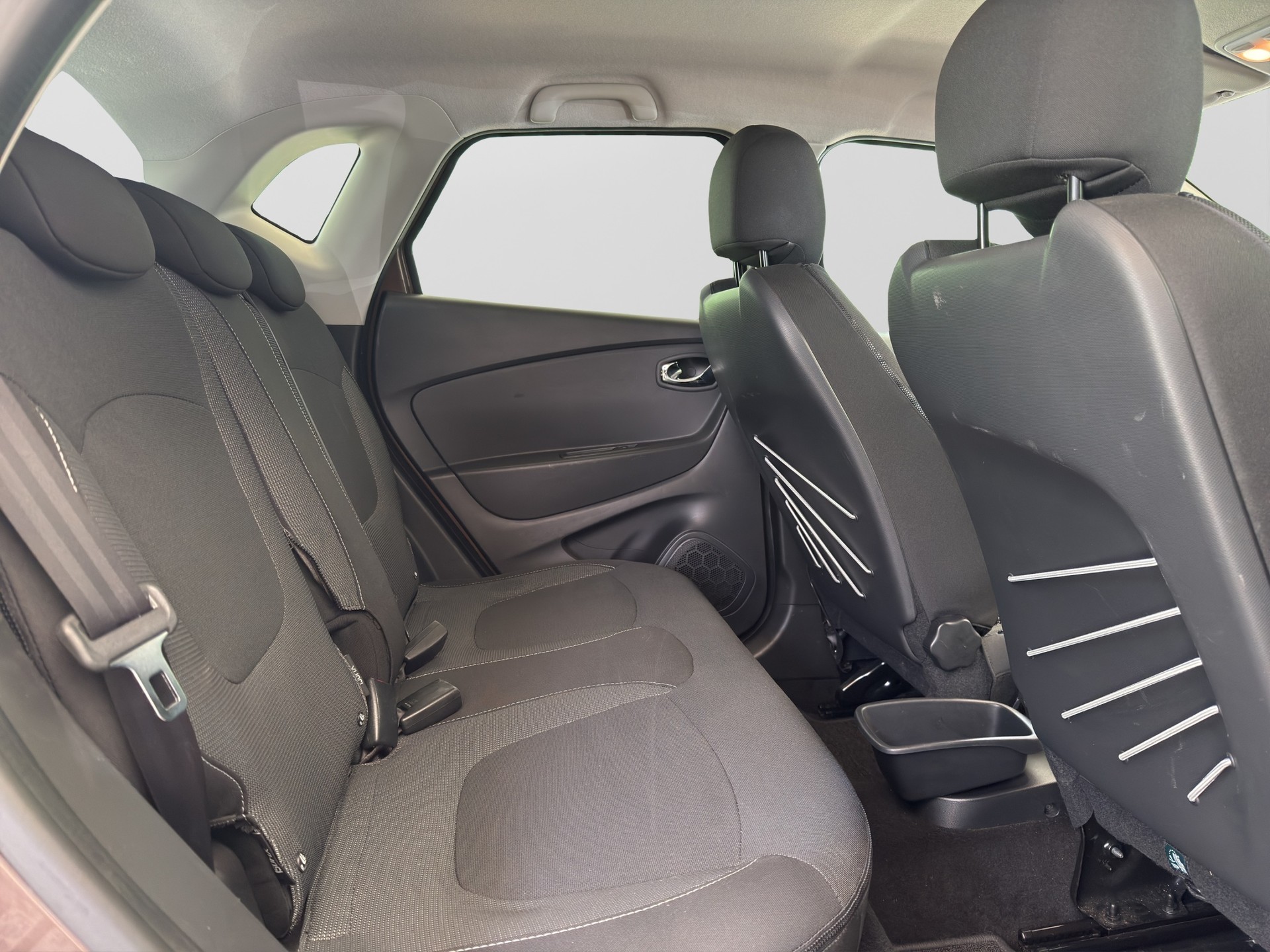 RENAULT Captur 1.2 T 16V Privilège EDC-image-14