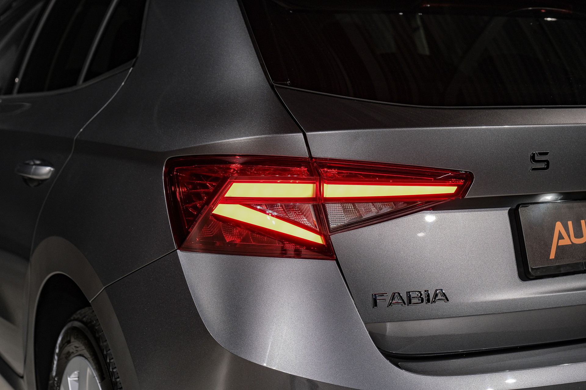 SKODA Fabia 1.0 TSI Top Selection DSG-image-26