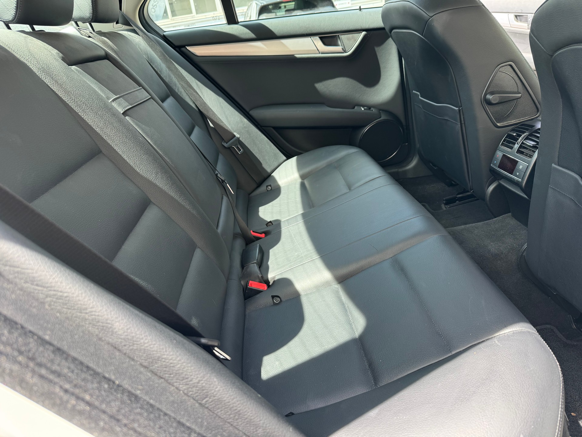 MERCEDES-BENZ C 350 Avantgarde 4Matic 7G-Tronic-image-12