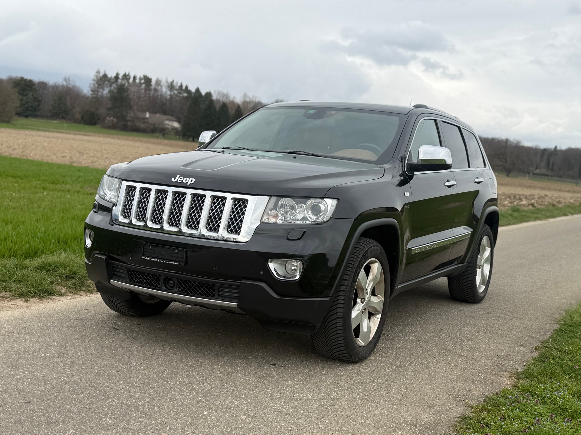 JEEP Grand Cherokee 3.0 CRD Overland Automatic-image-5