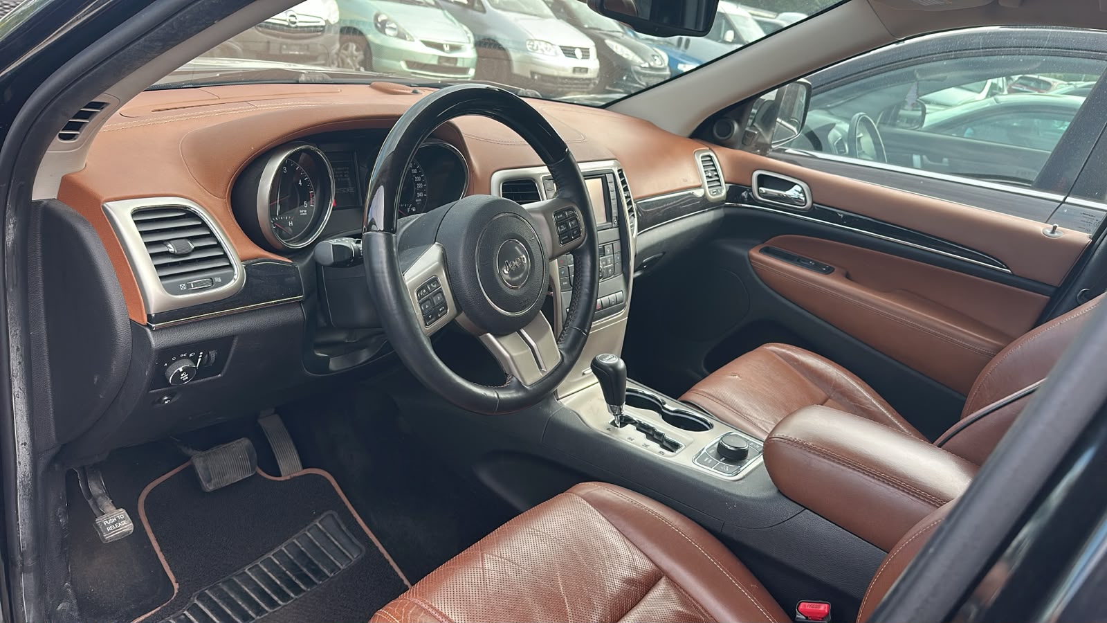 JEEP Grand Cherokee 3.0 CRD Overland Automatic-image-12