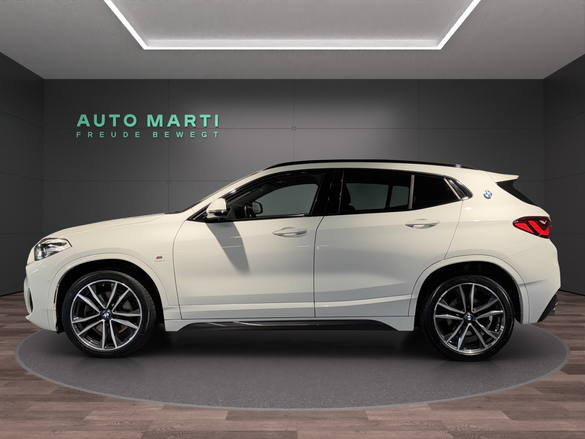 BMW X2 20d xDrive M Sport-showroom-element-1