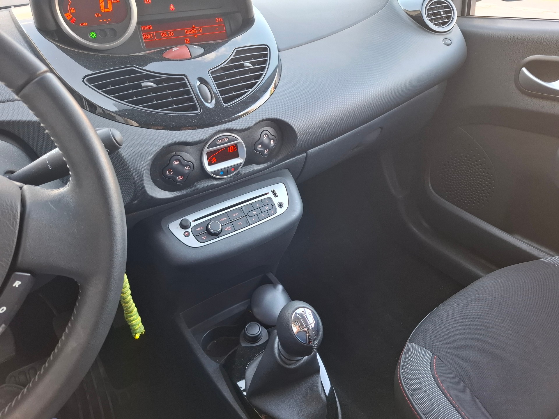 RENAULT Twingo 1.2 16V Dynamique-image-9