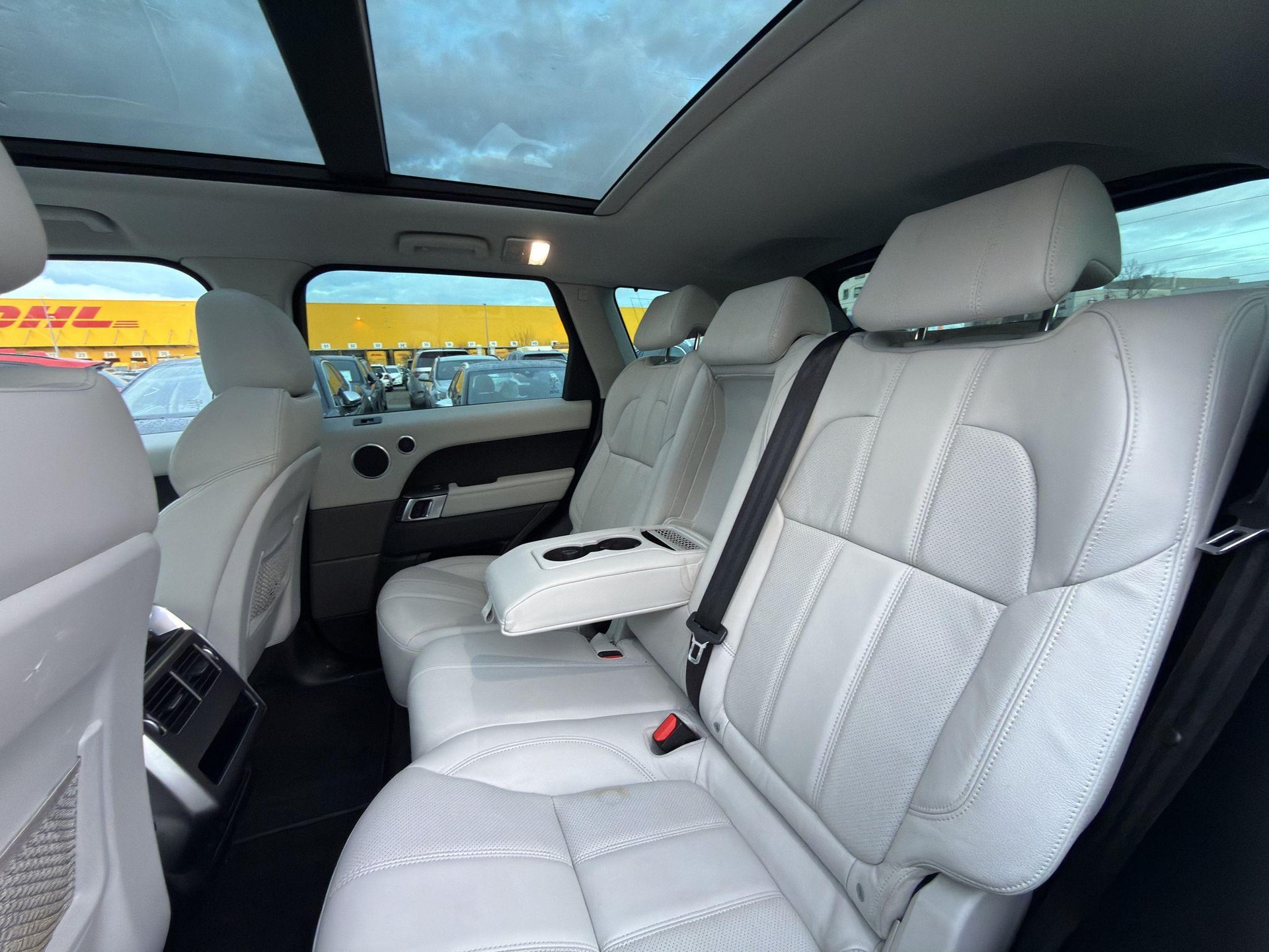 LAND ROVER Range Rover Sport 3.0 TDV6 SE-image-17