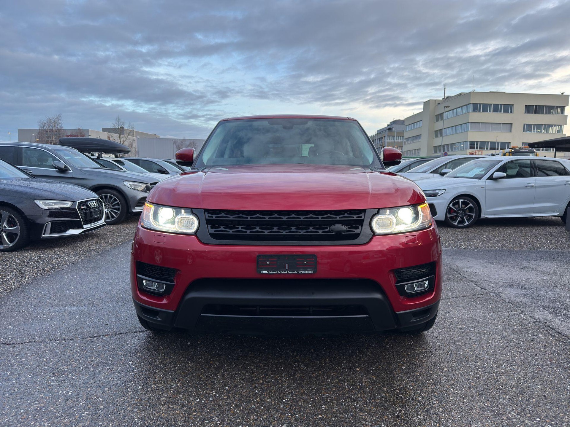 LAND ROVER Range Rover Sport 3.0 TDV6 SE-showroom-element-1