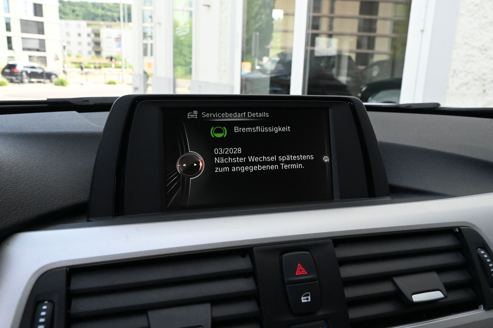 BMW 320i Steptronic-image-18