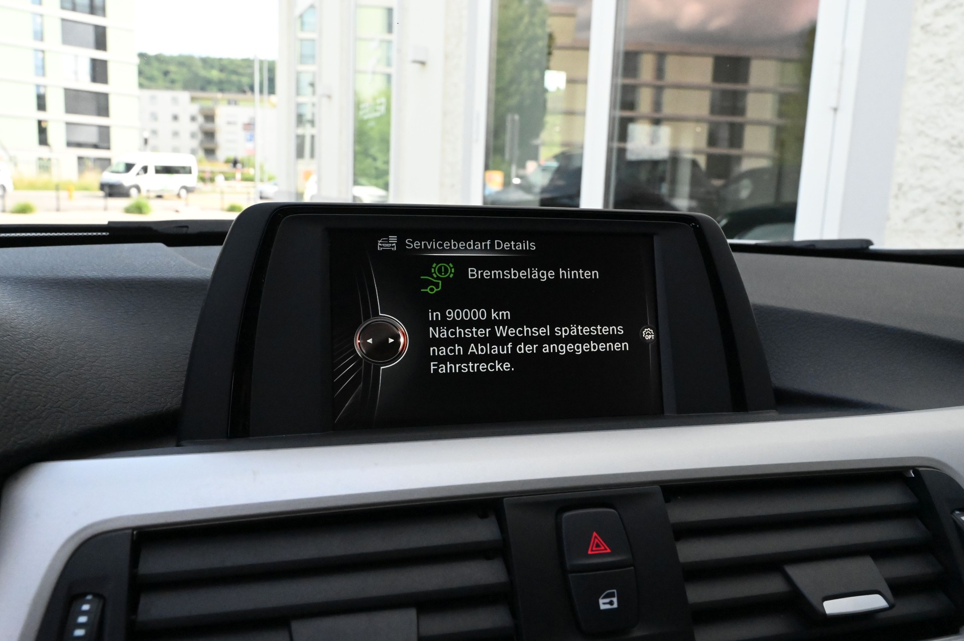 BMW 320i Steptronic-image-20