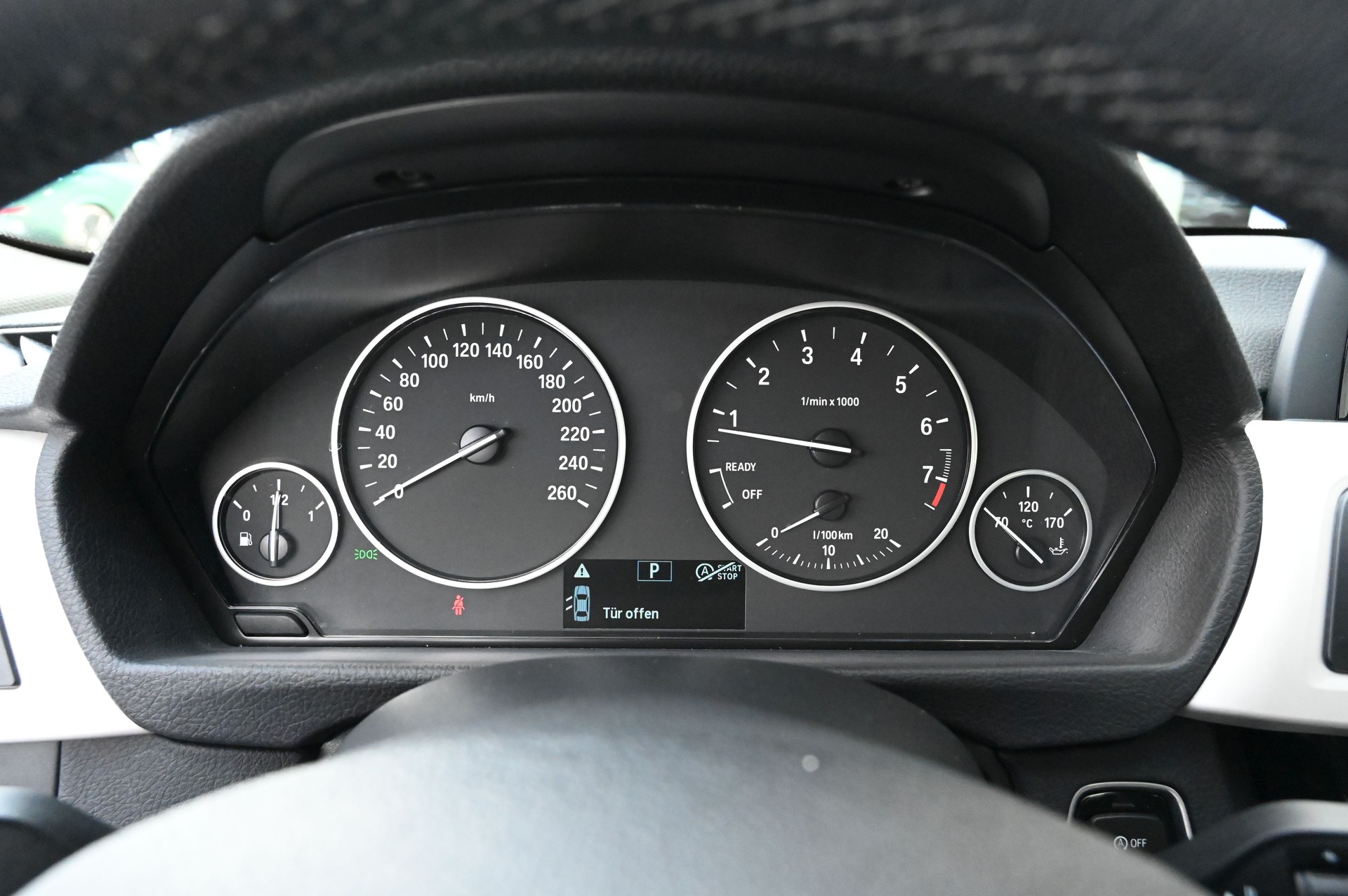 BMW 320i Steptronic-image-14