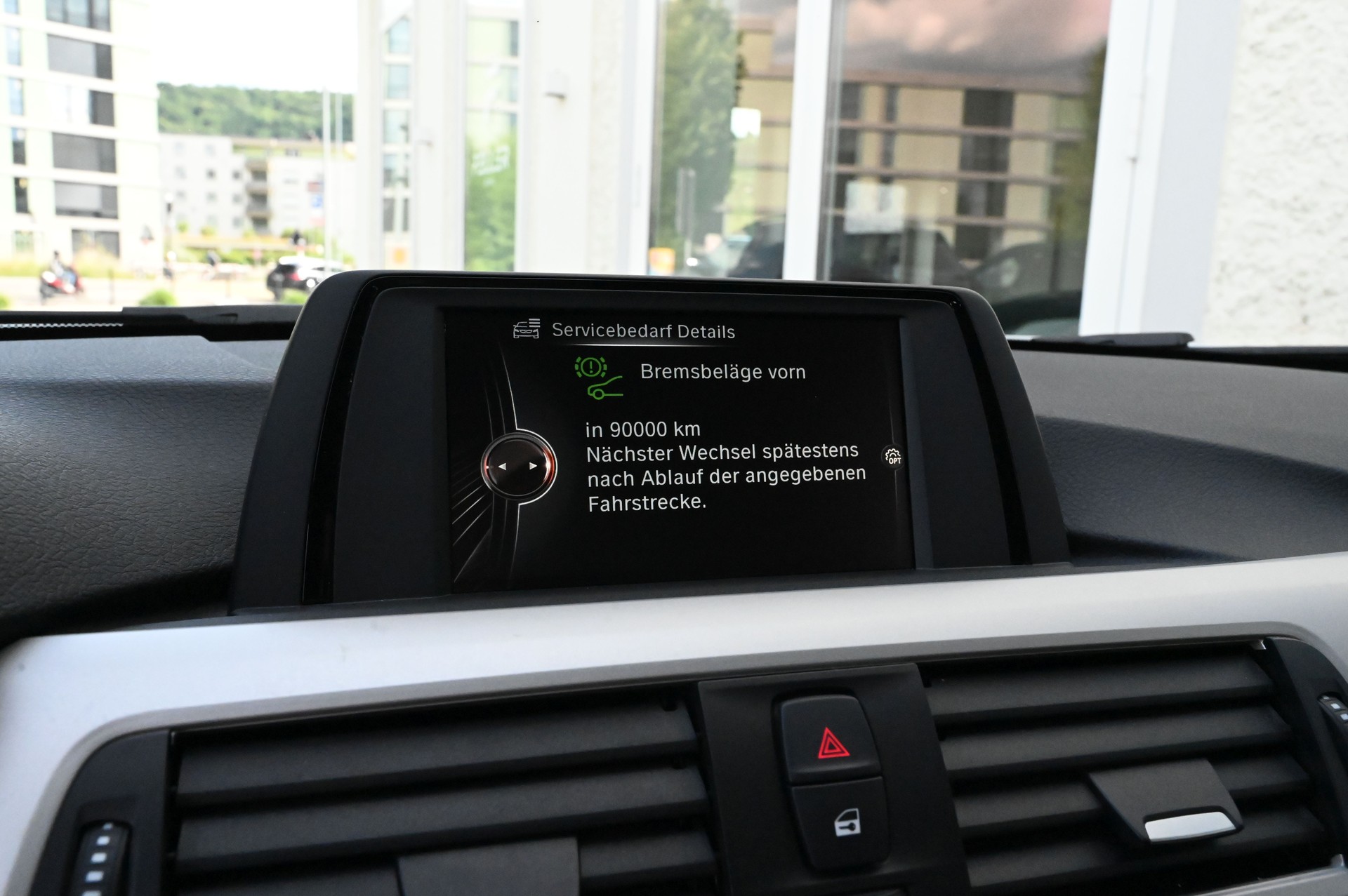 BMW 320i Steptronic-image-19