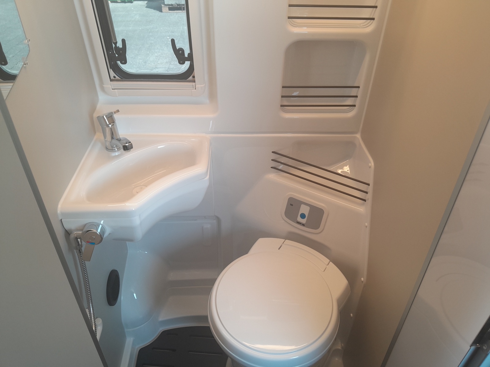 WESTFALIA Columbus 600E 2.2D 8G-image-22