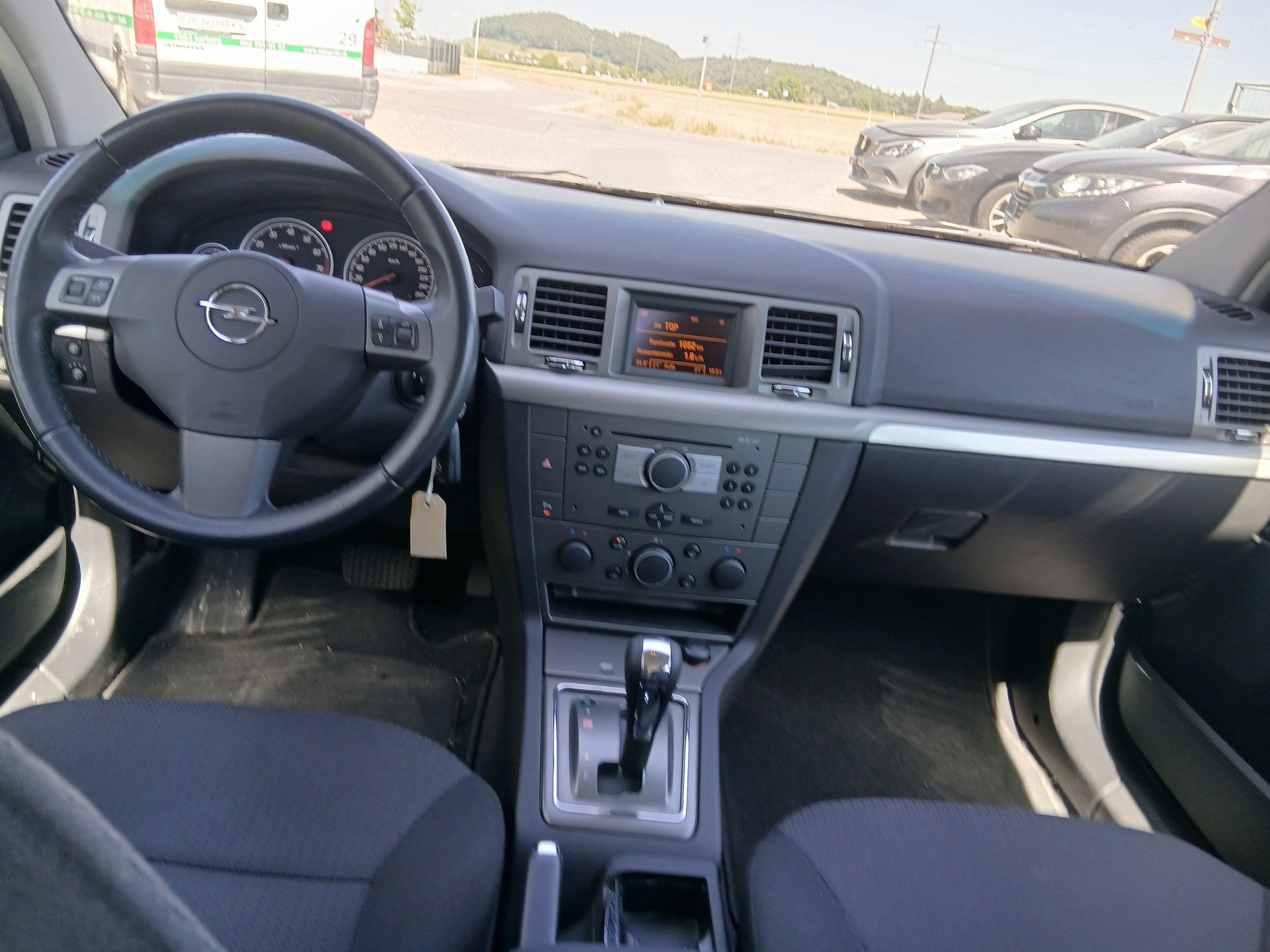 OPEL Vectra Caravan 2.2 Diamond Automatic-image-7