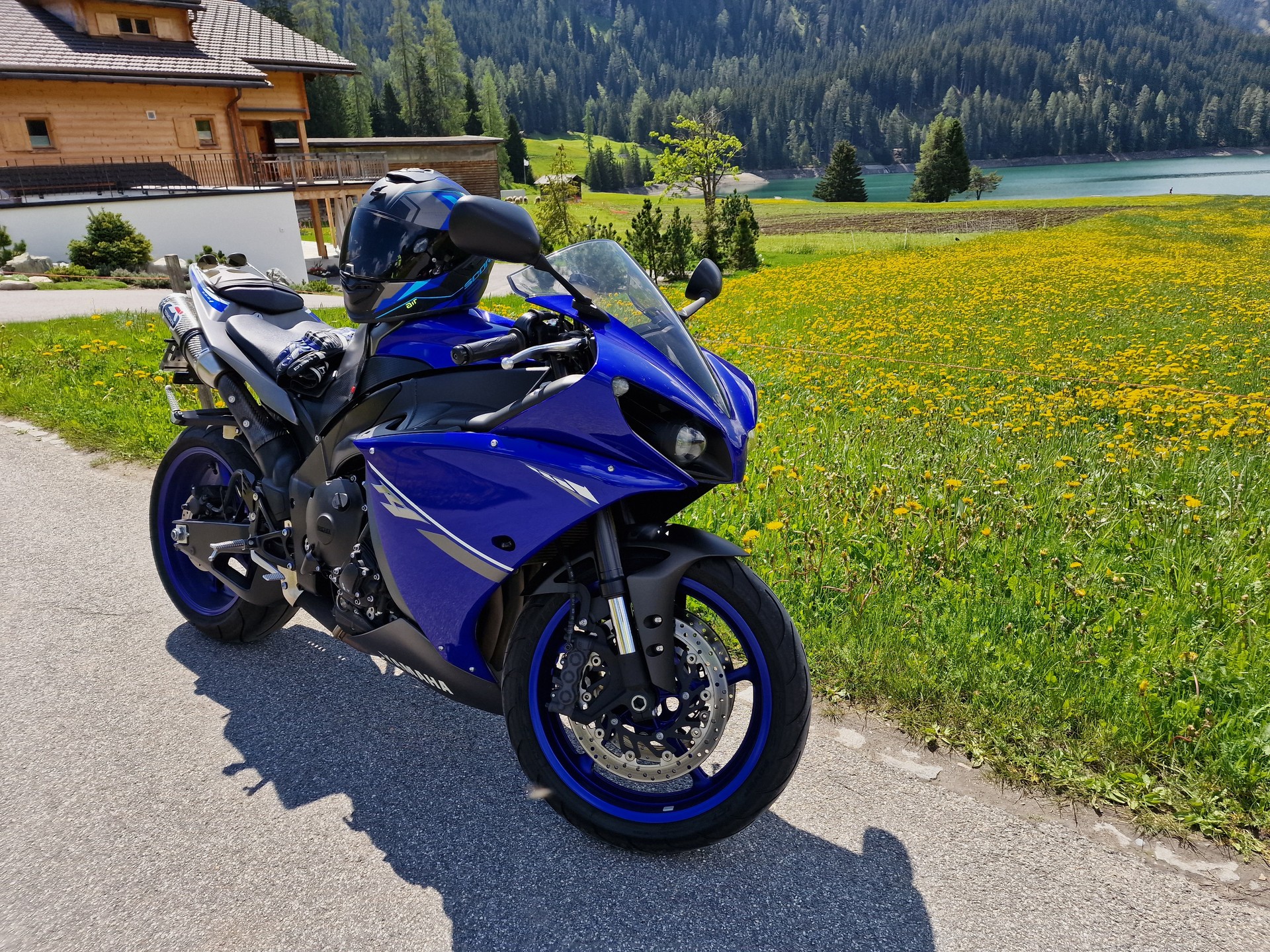 YAMAHA YZF-R1-image-3