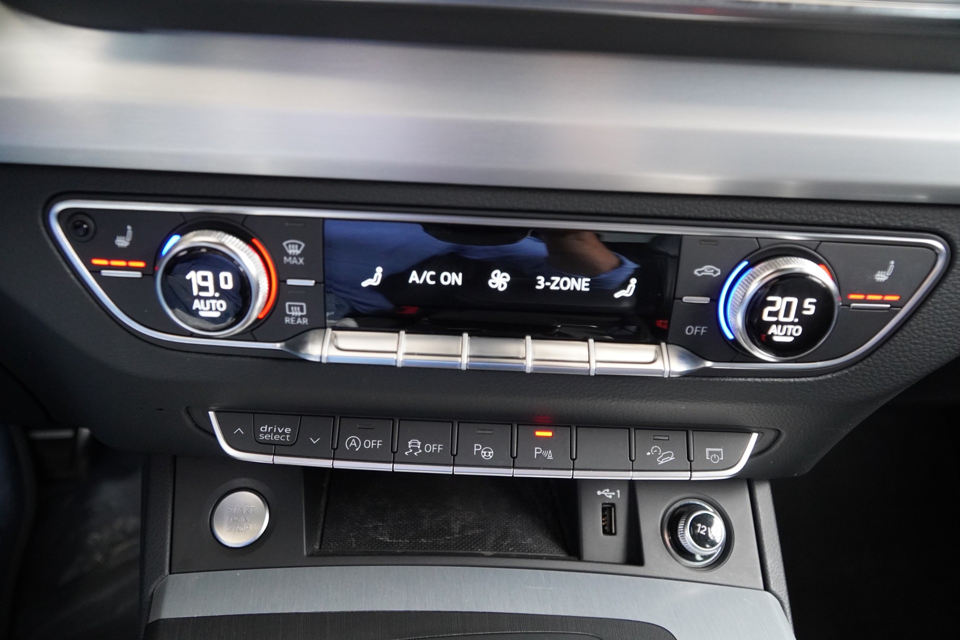 AUDI Q5 45 TFSI sport quattro S-tronic-image-19