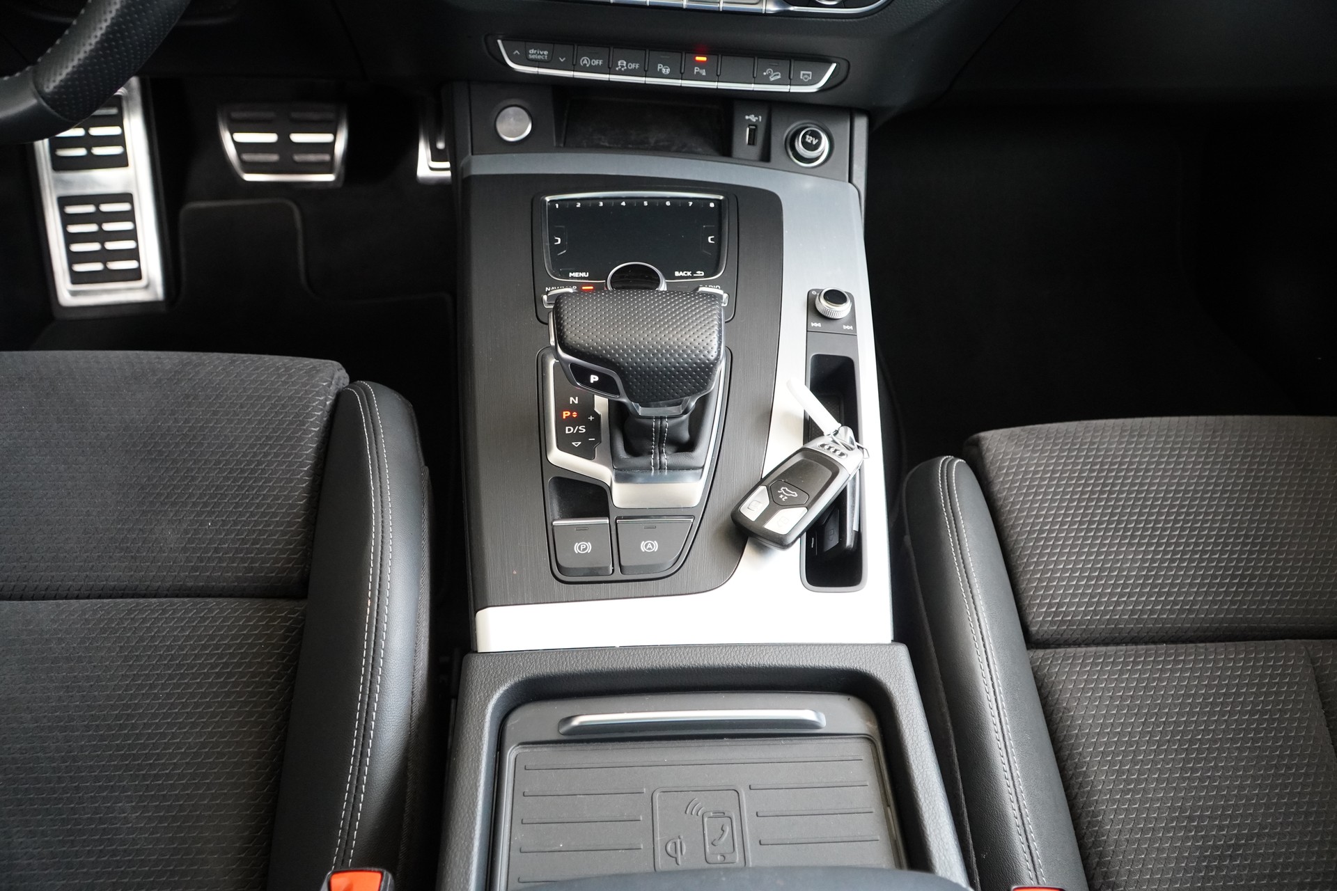 AUDI Q5 45 TFSI sport quattro S-tronic-image-24