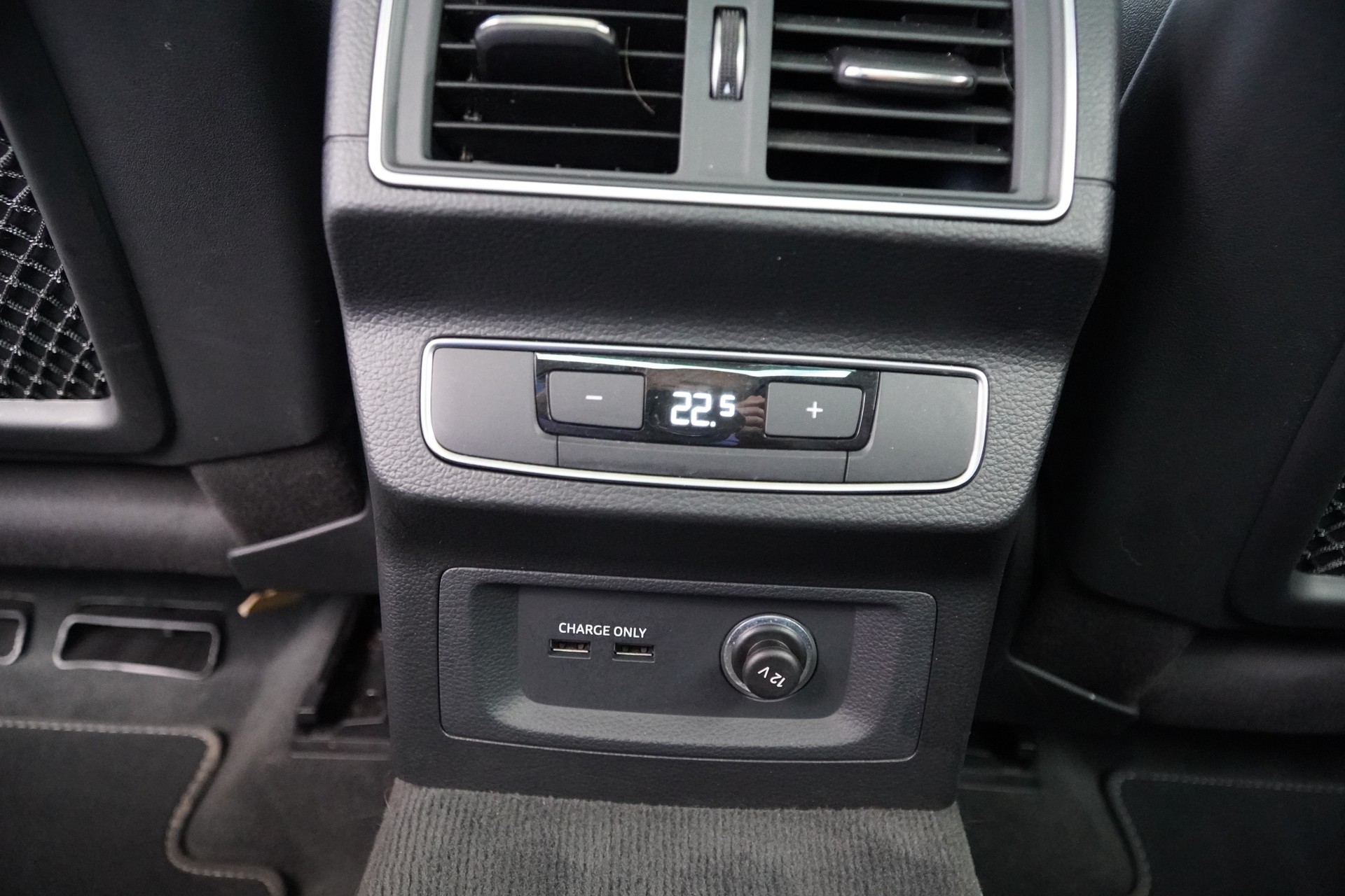 AUDI Q5 45 TFSI sport quattro S-tronic-image-23