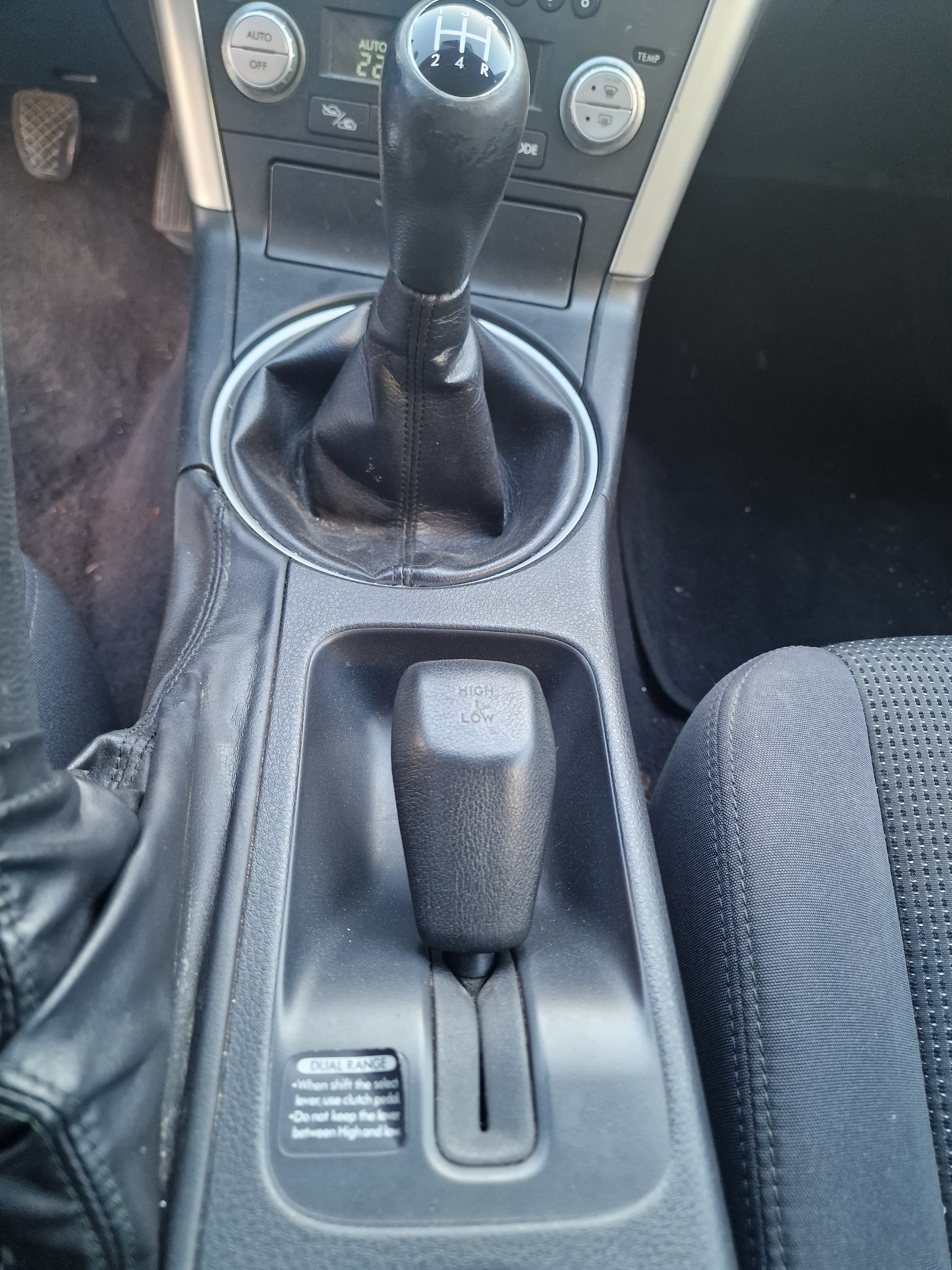 SUBARU Legacy 2.0R AWD Comfort Heckschaden-image-9