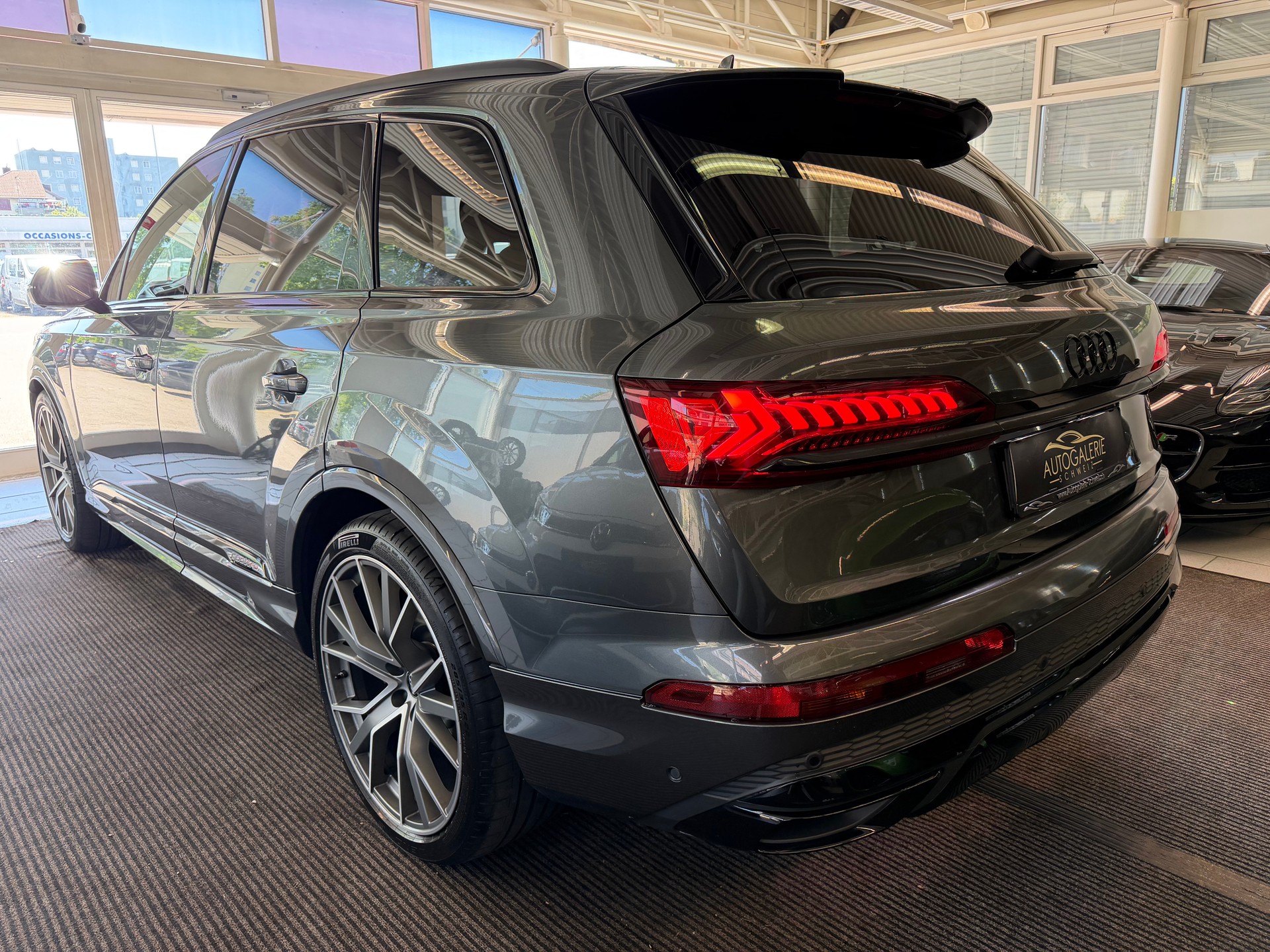 AUDI Q7 55 TFSI S Line quattro | CH | NP: 150K | Alle Service | AHK | Pano | Standhei. | Matrix | MFK 07/2026 | 7 Sitzer |-image-27