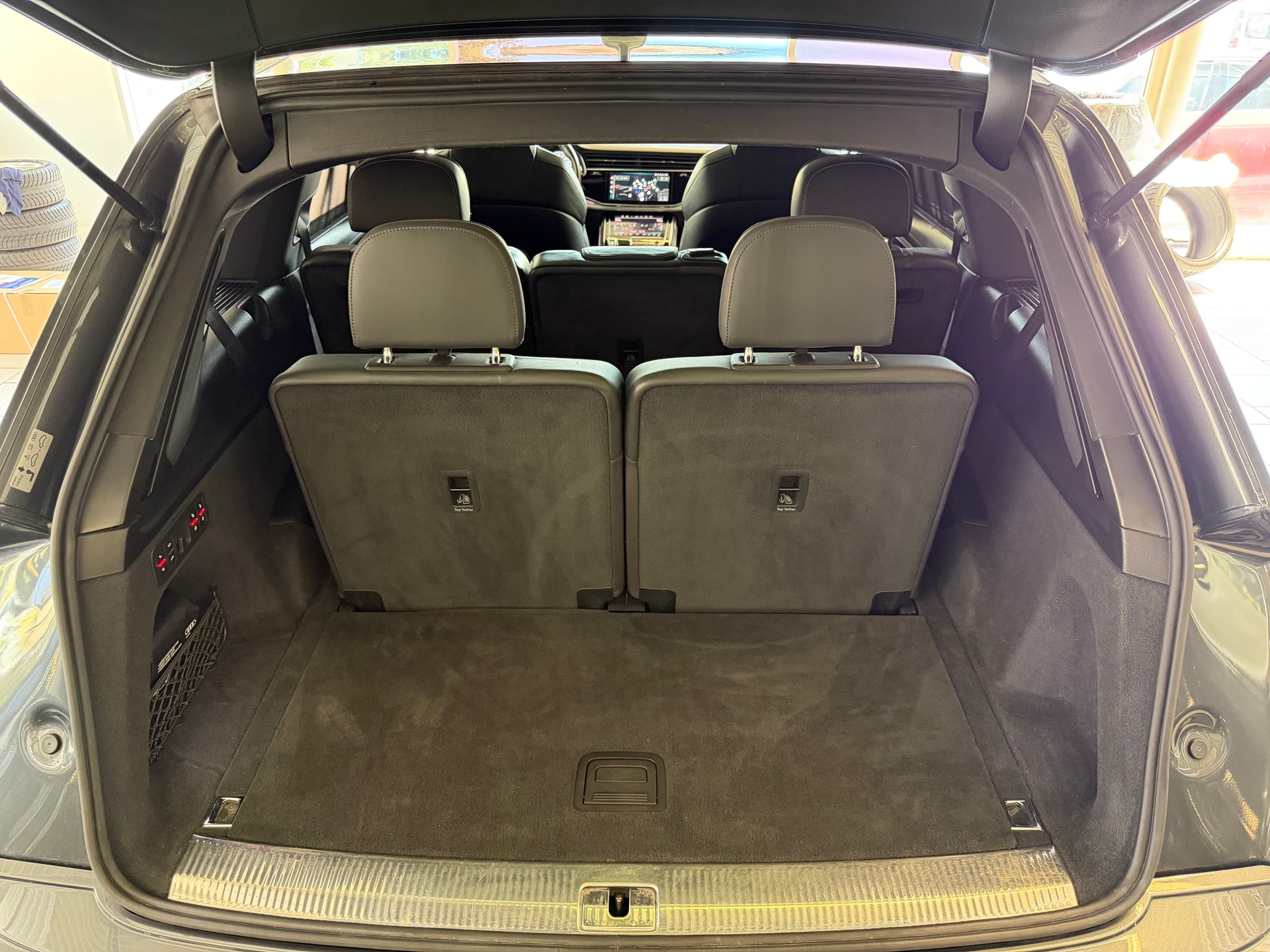 AUDI Q7 55 TFSI S Line quattro | CH | NP: 150K | Alle Service | AHK | Pano | Standhei. | Matrix | MFK 07/2026 | 7 Sitzer |-image-28