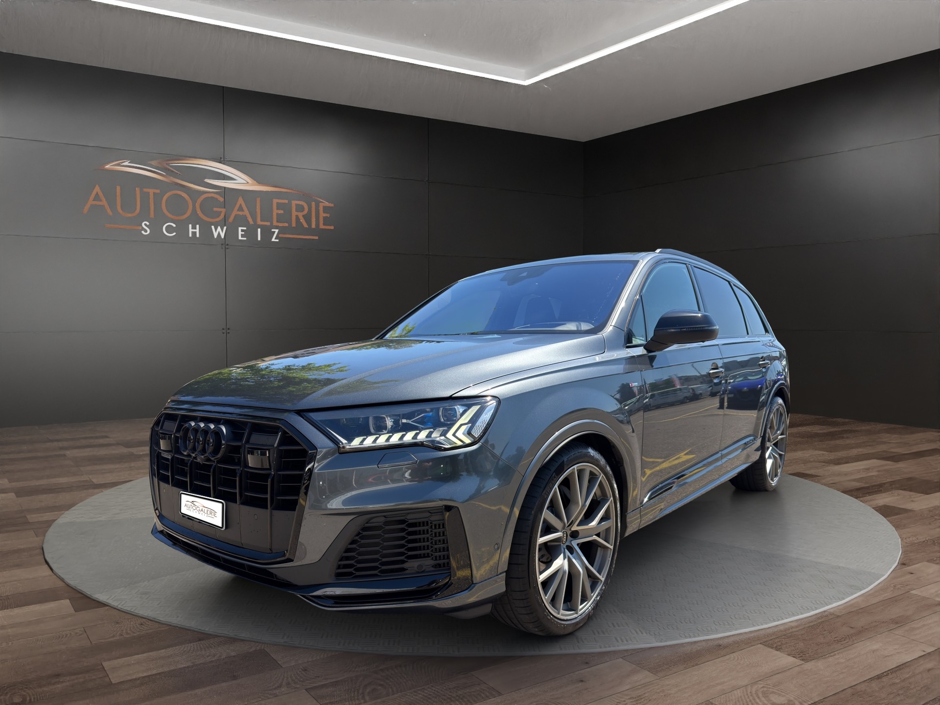 AUDI Q7 55 TFSI S Line quattro | CH | NP: 150K | Alle Service | AHK | Pano | Standhei. | Matrix | MFK 07/2026 | 7 Sitzer |