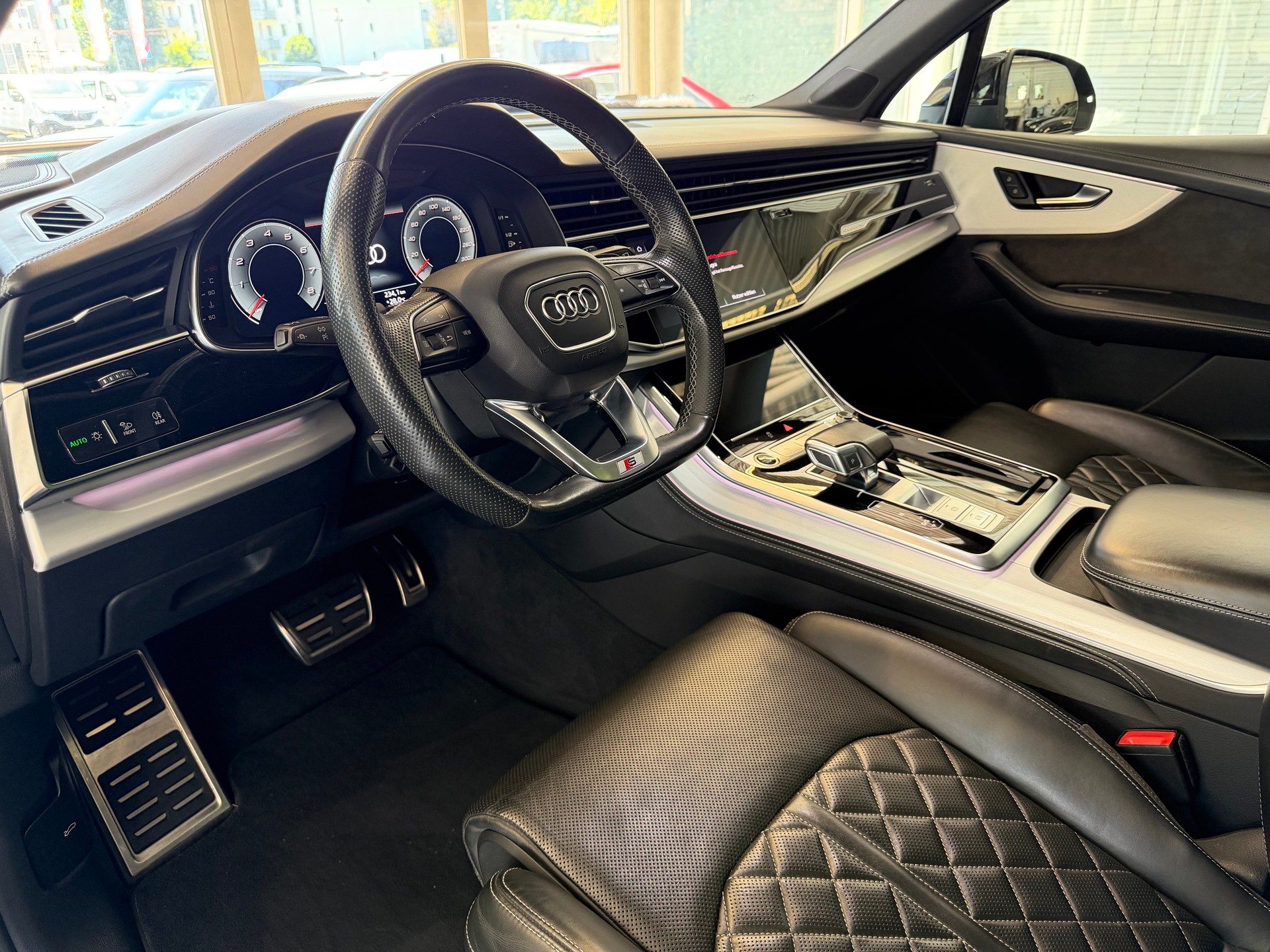 AUDI Q7 55 TFSI S Line quattro | CH | NP: 150K | Alle Service | AHK | Pano | Standhei. | Matrix | MFK 07/2026 | 7 Sitzer |-image-11