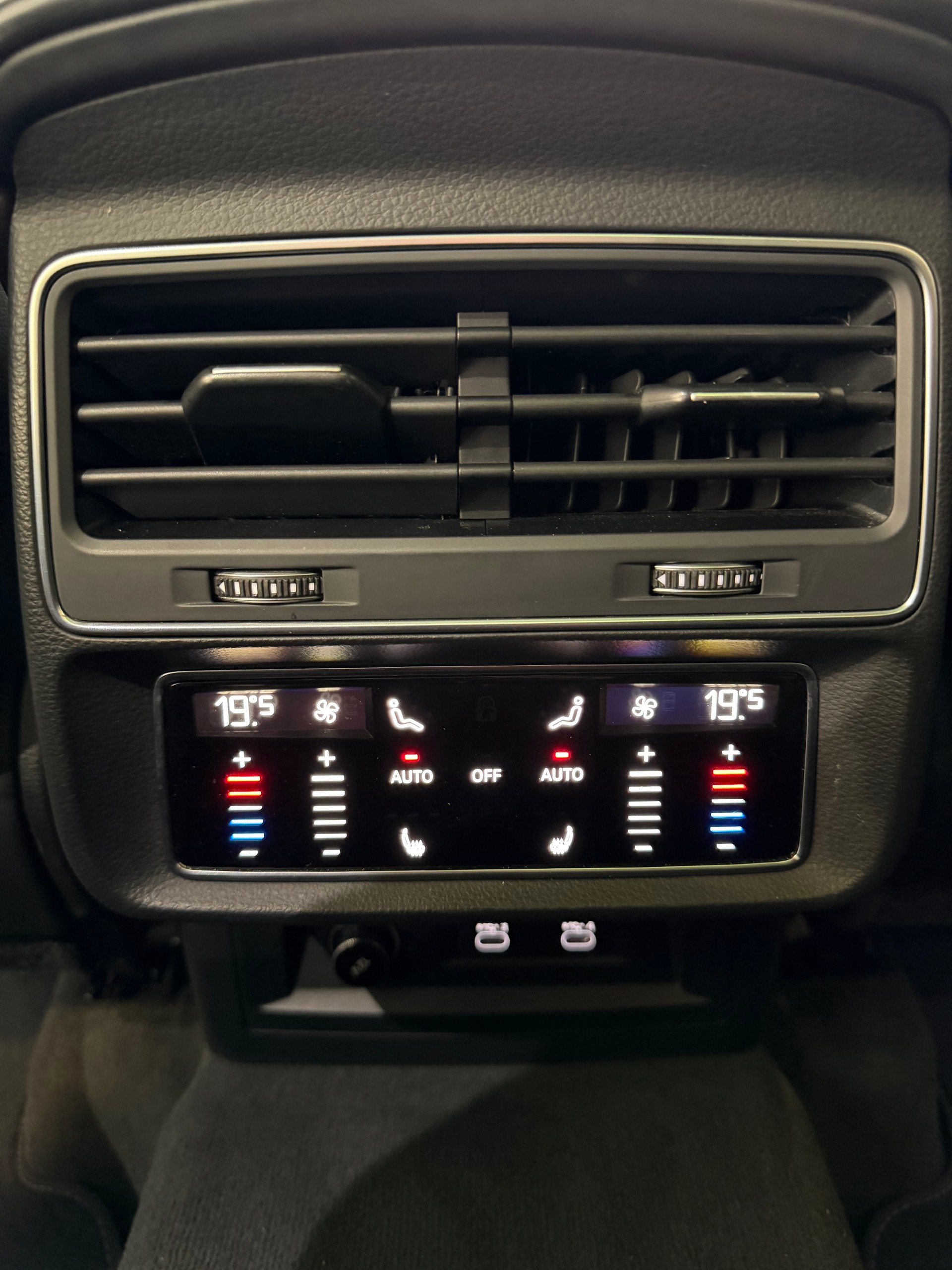 AUDI Q7 55 TFSI S Line quattro | CH | NP: 150K | Alle Service | AHK | Pano | Standhei. | Matrix | MFK 07/2026 | 7 Sitzer |-image-25