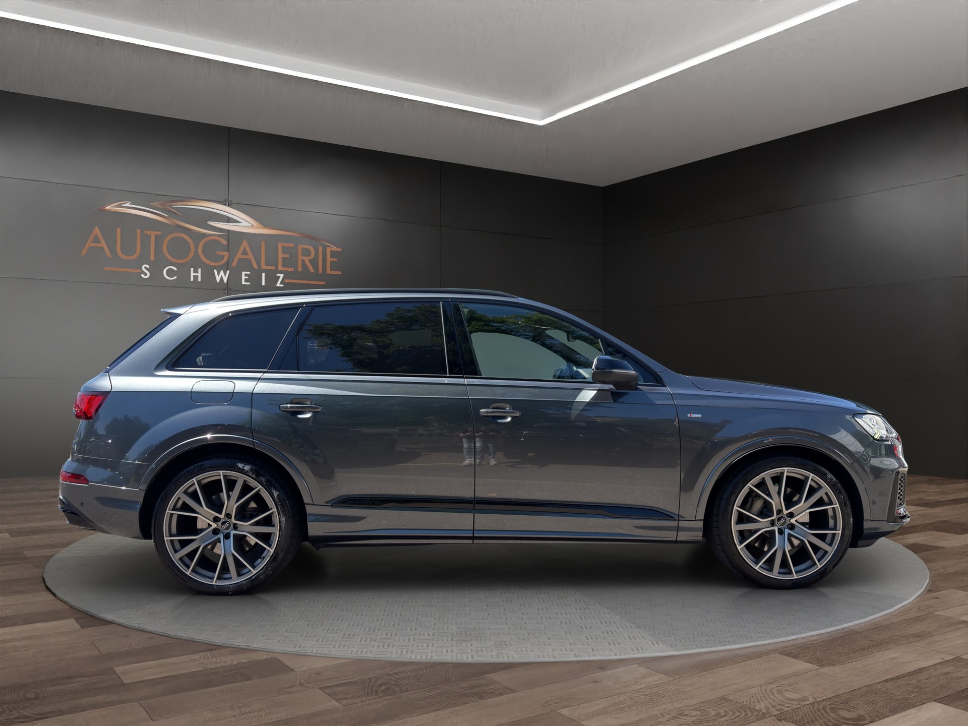 AUDI Q7 55 TFSI S Line quattro | CH | NP: 150K | Alle Service | AHK | Pano | Standhei. | Matrix | MFK 07/2026 | 7 Sitzer |-image-5