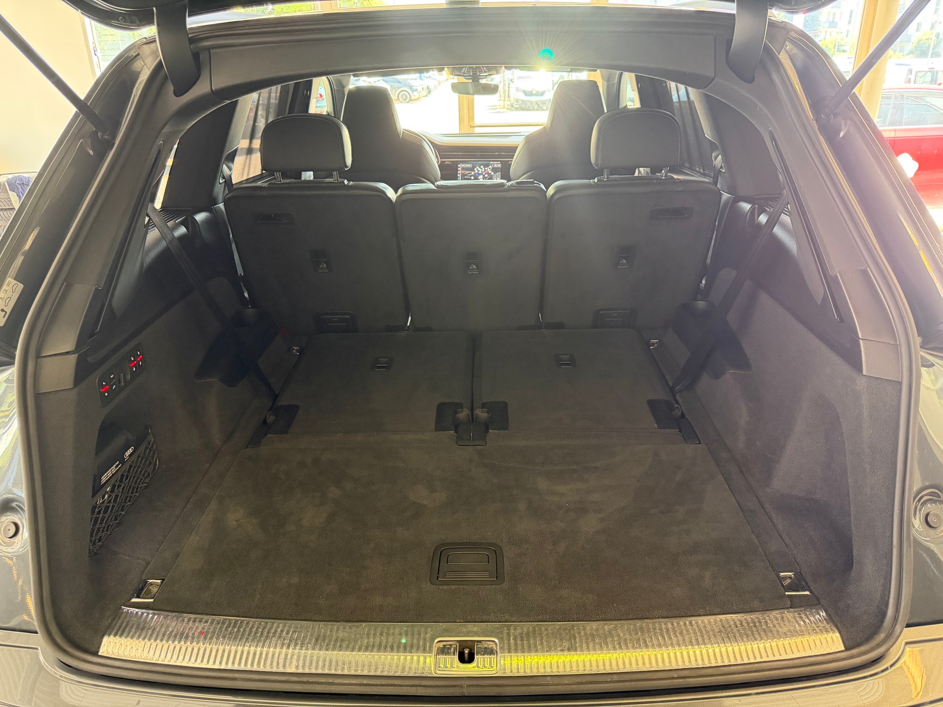 AUDI Q7 55 TFSI S Line quattro | CH | NP: 150K | Alle Service | AHK | Pano | Standhei. | Matrix | MFK 07/2026 | 7 Sitzer |-image-30