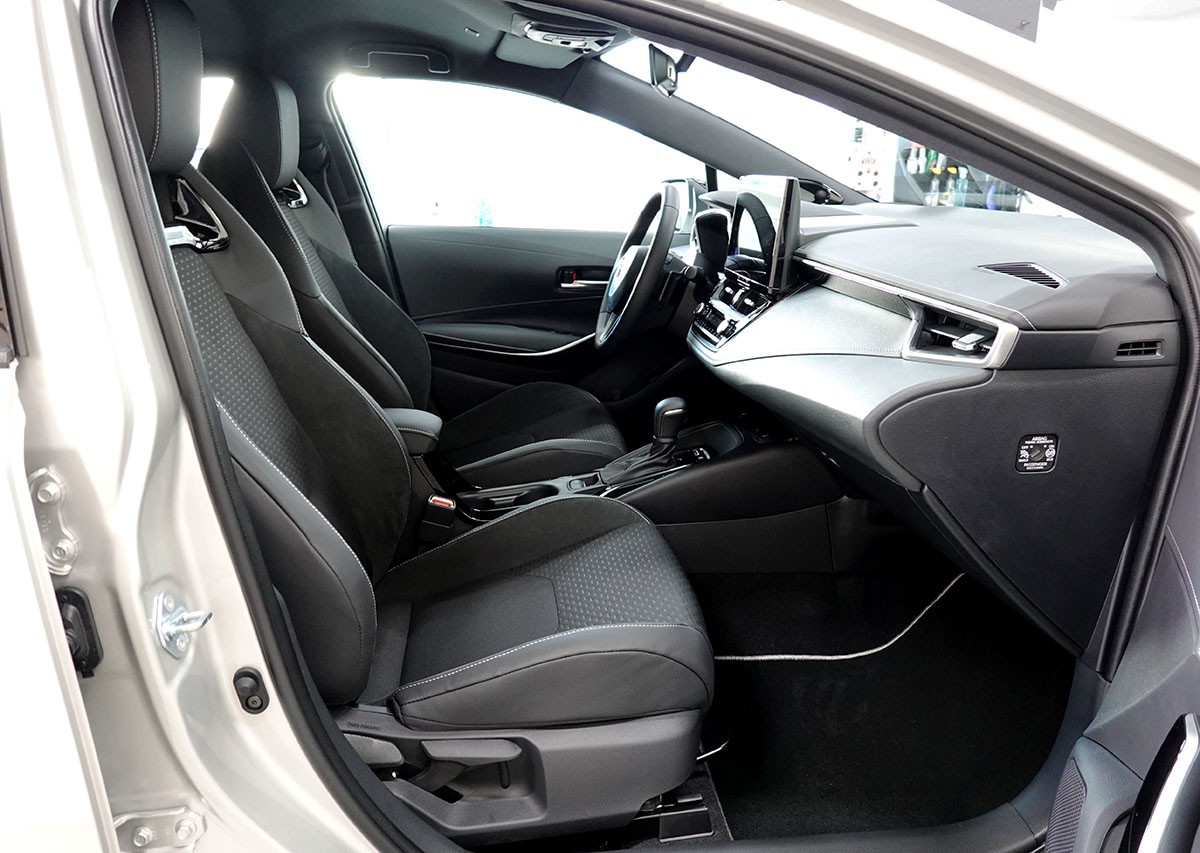 TOYOTA Corolla Touring Sports 2.0 HSD Premium e-CVT-image-4