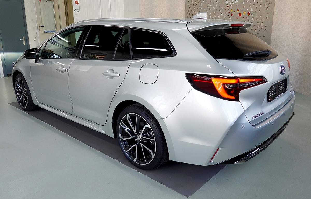 TOYOTA Corolla Touring Sports 2.0 HSD Premium e-CVT-showroom-element-2