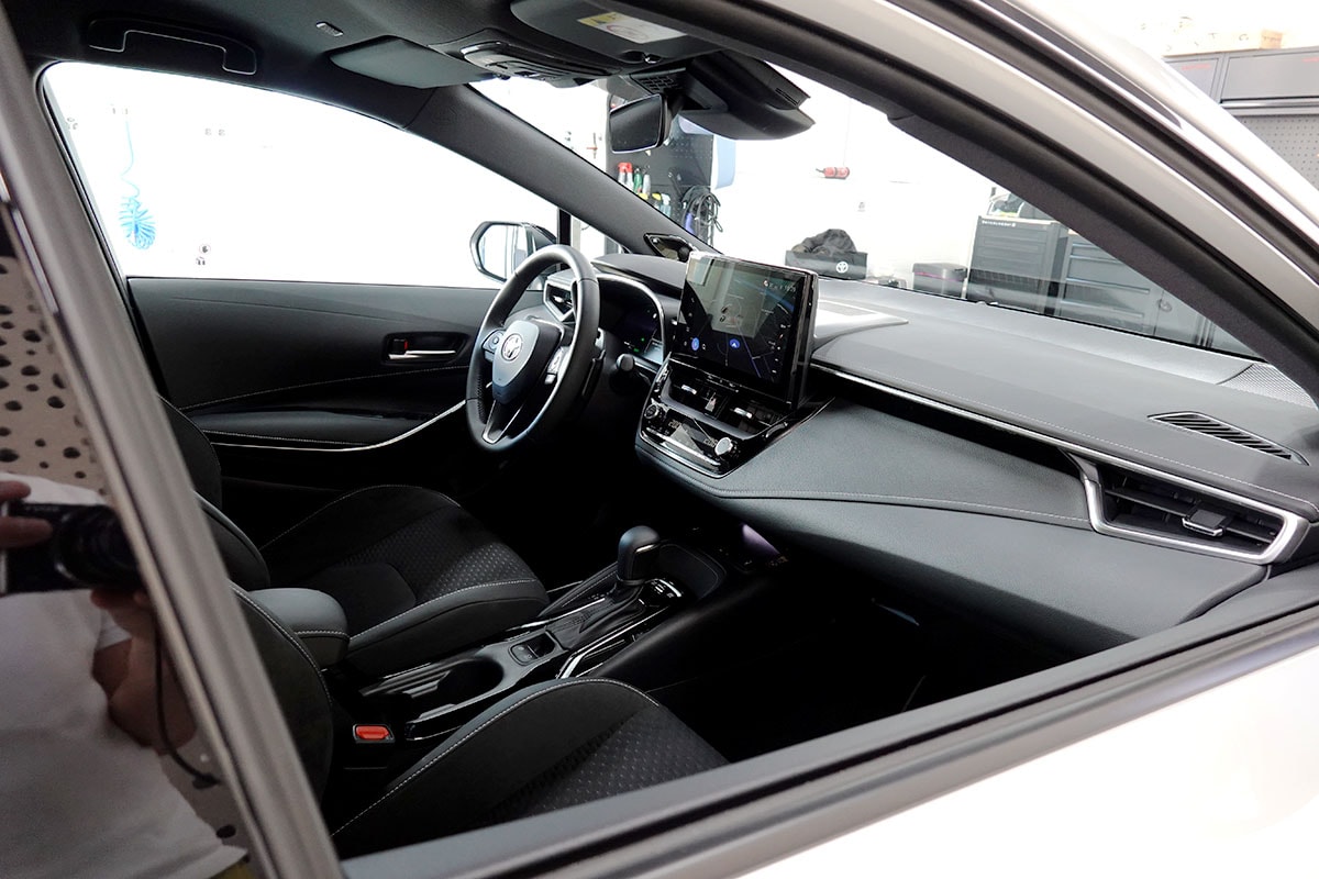 TOYOTA Corolla Touring Sports 2.0 HSD Premium e-CVT-image-5
