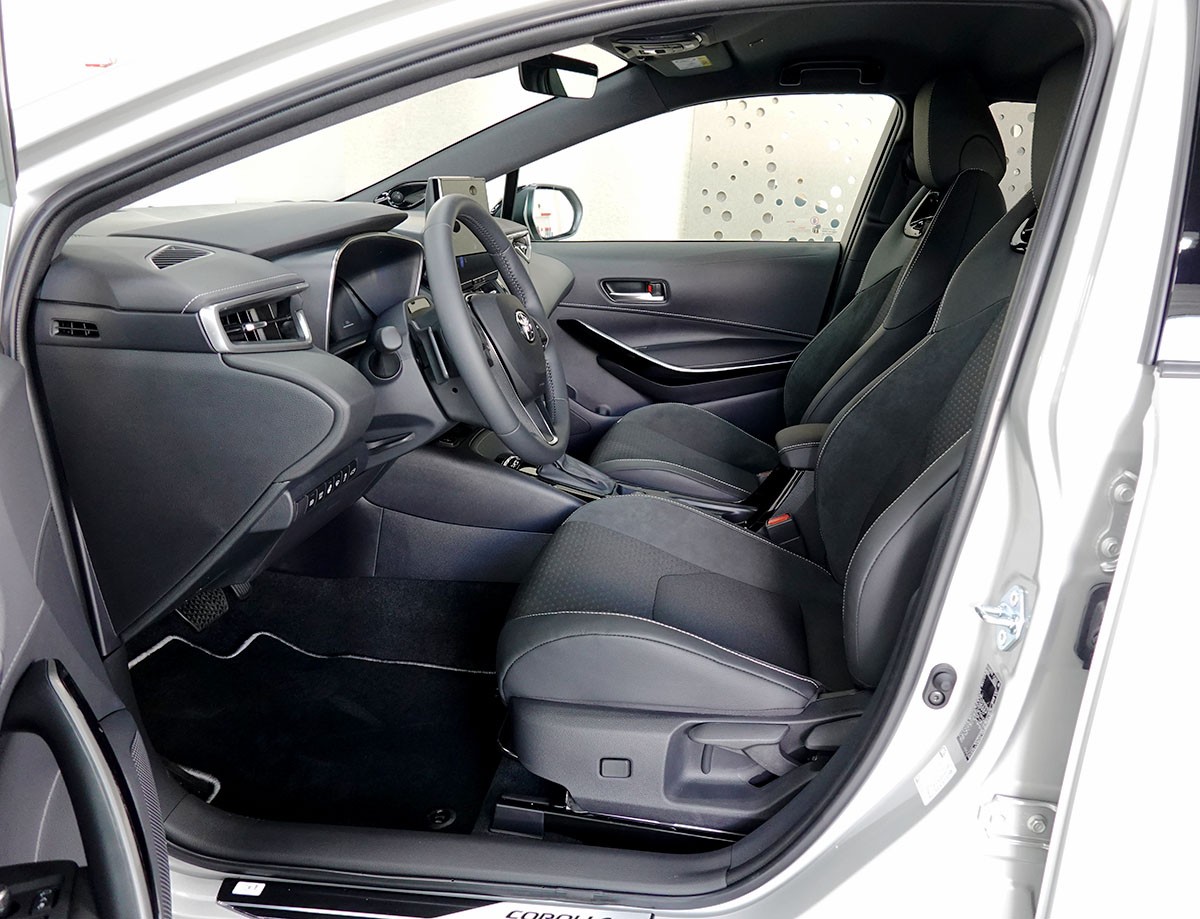 TOYOTA Corolla Touring Sports 2.0 HSD Premium e-CVT-image-6