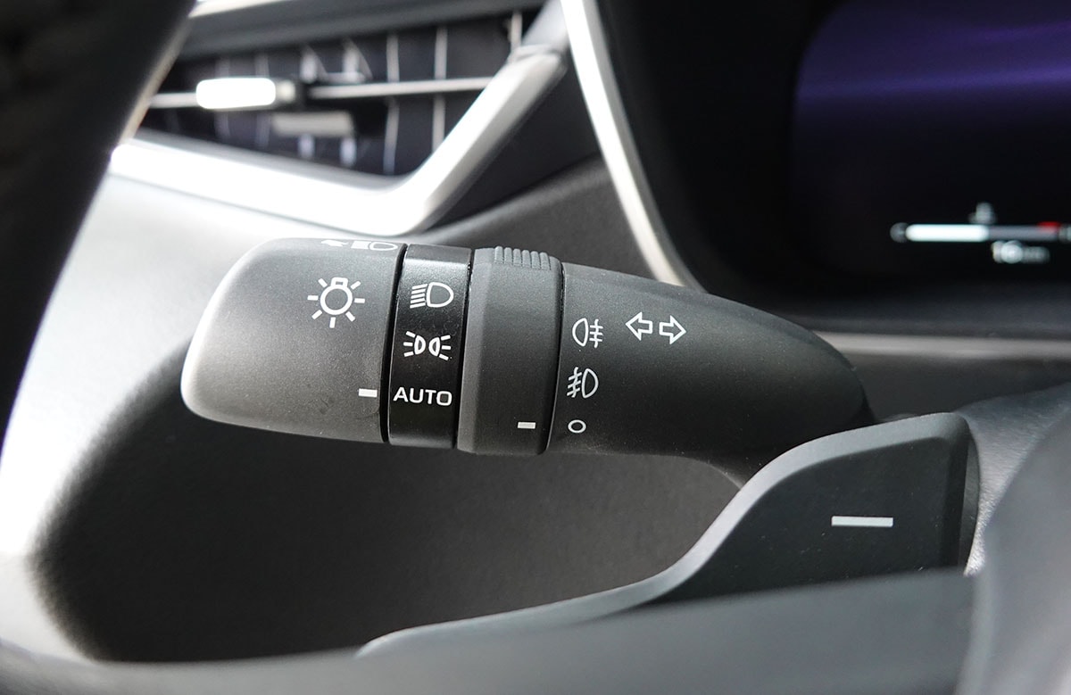 TOYOTA Corolla Touring Sports 2.0 HSD Premium e-CVT-image-13