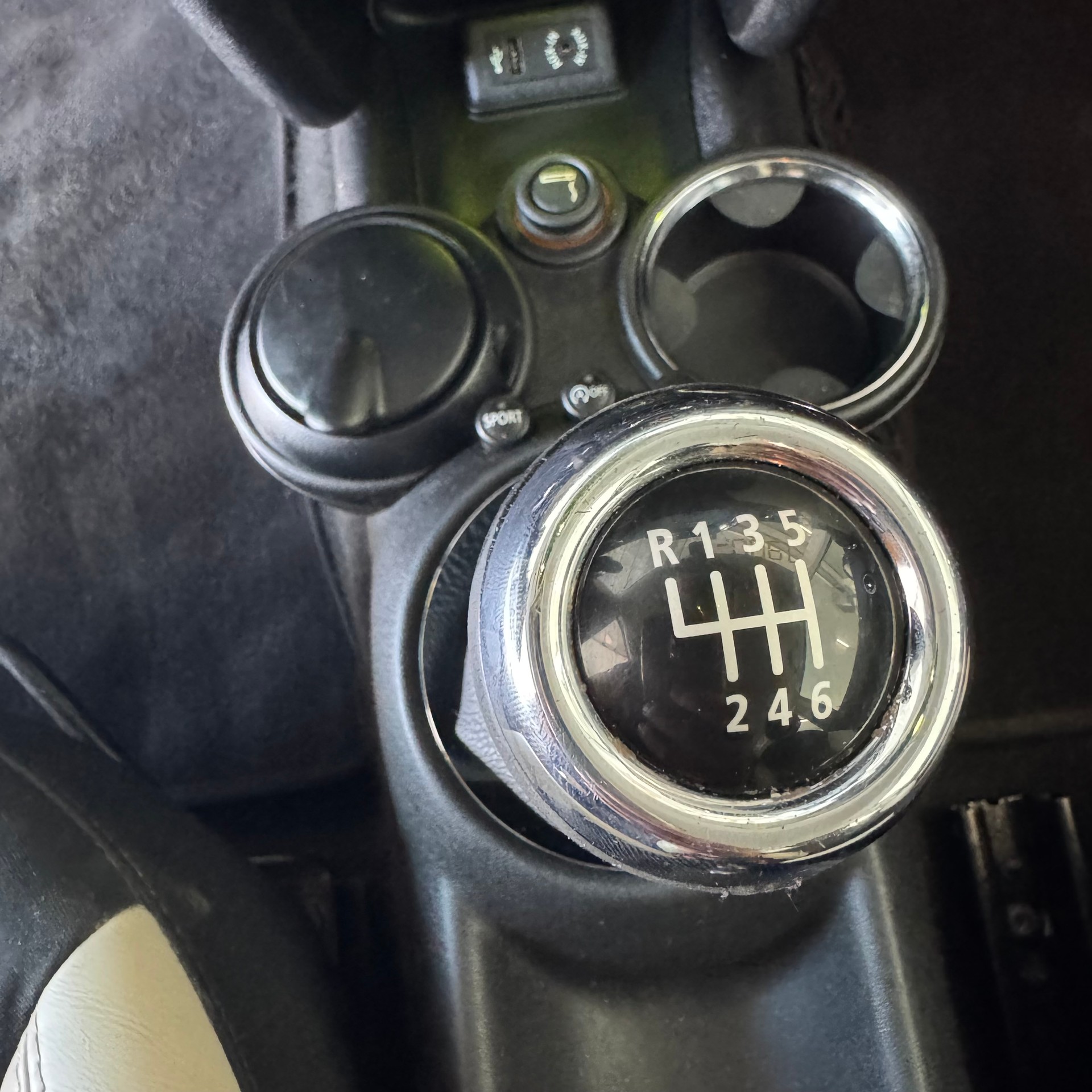 MINI R56 i Cooper S-image-10