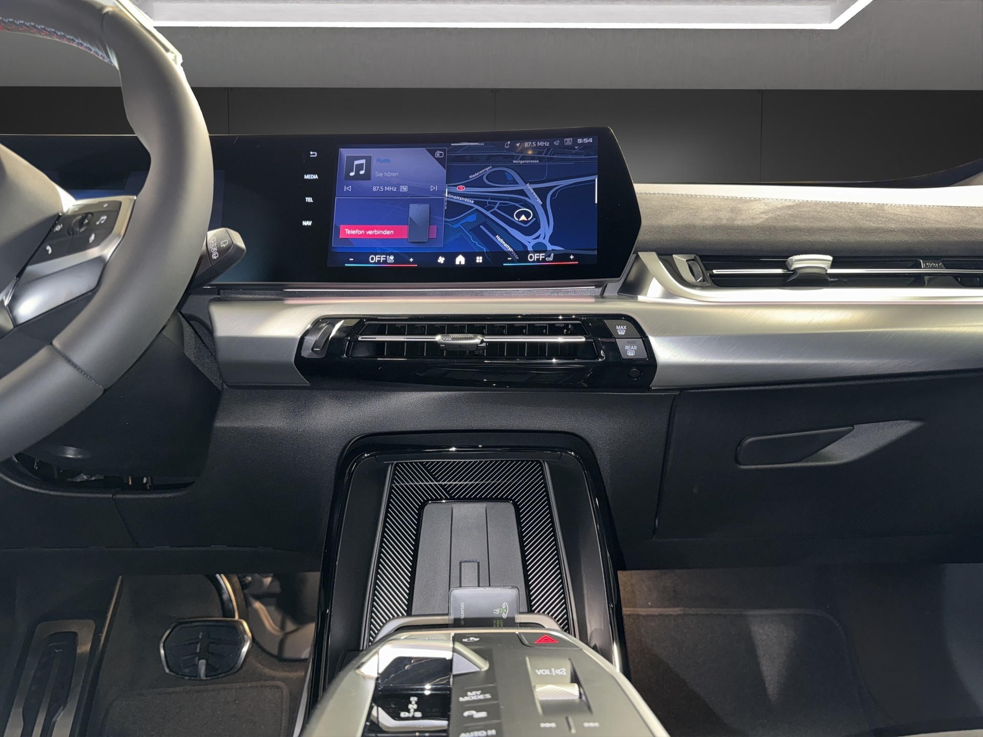 BMW X1 M35i-image-18