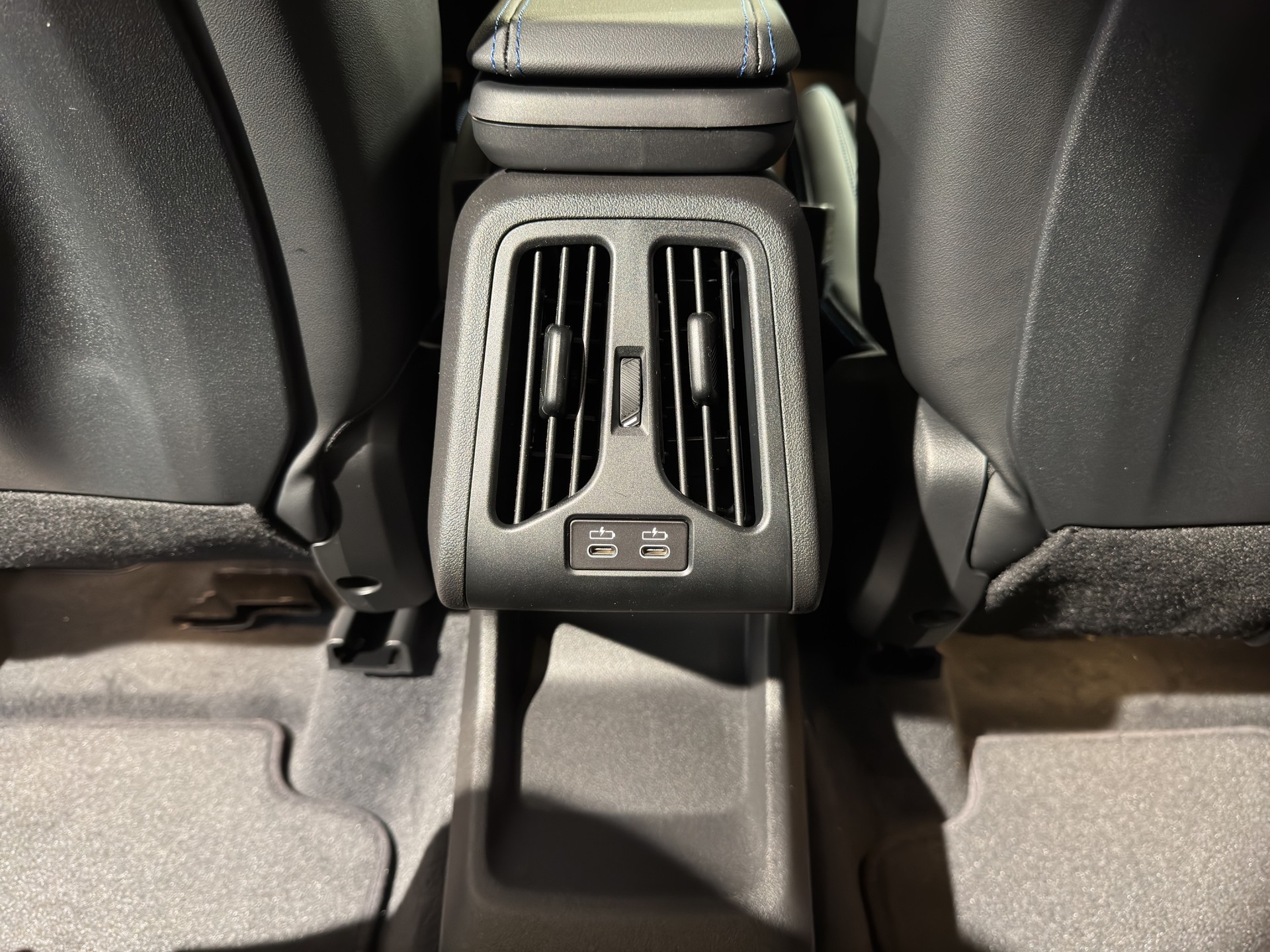 BMW X1 M35i-image-9