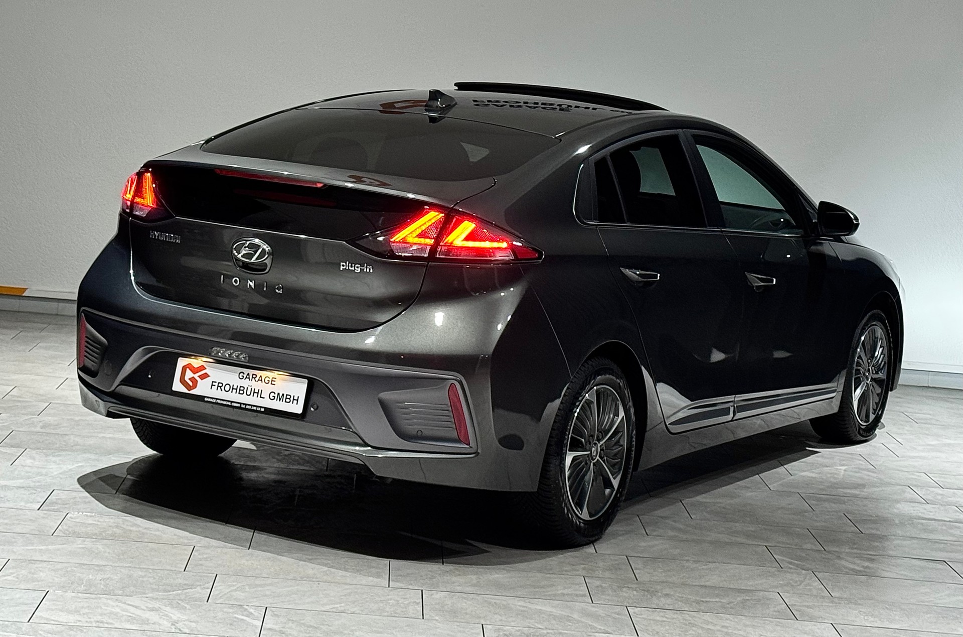 HYUNDAI Ioniq 1.6 GDi HEV Amplia DCT | 1.Hand |-showroom-element-3