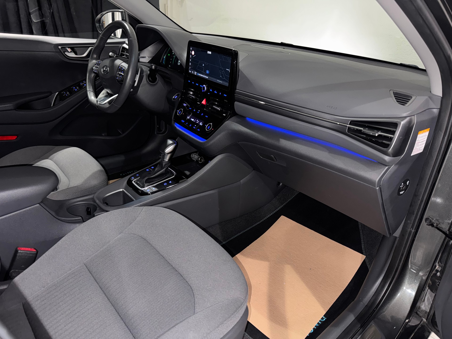 HYUNDAI Ioniq 1.6 GDi HEV Amplia DCT | 1.Hand |-image-11