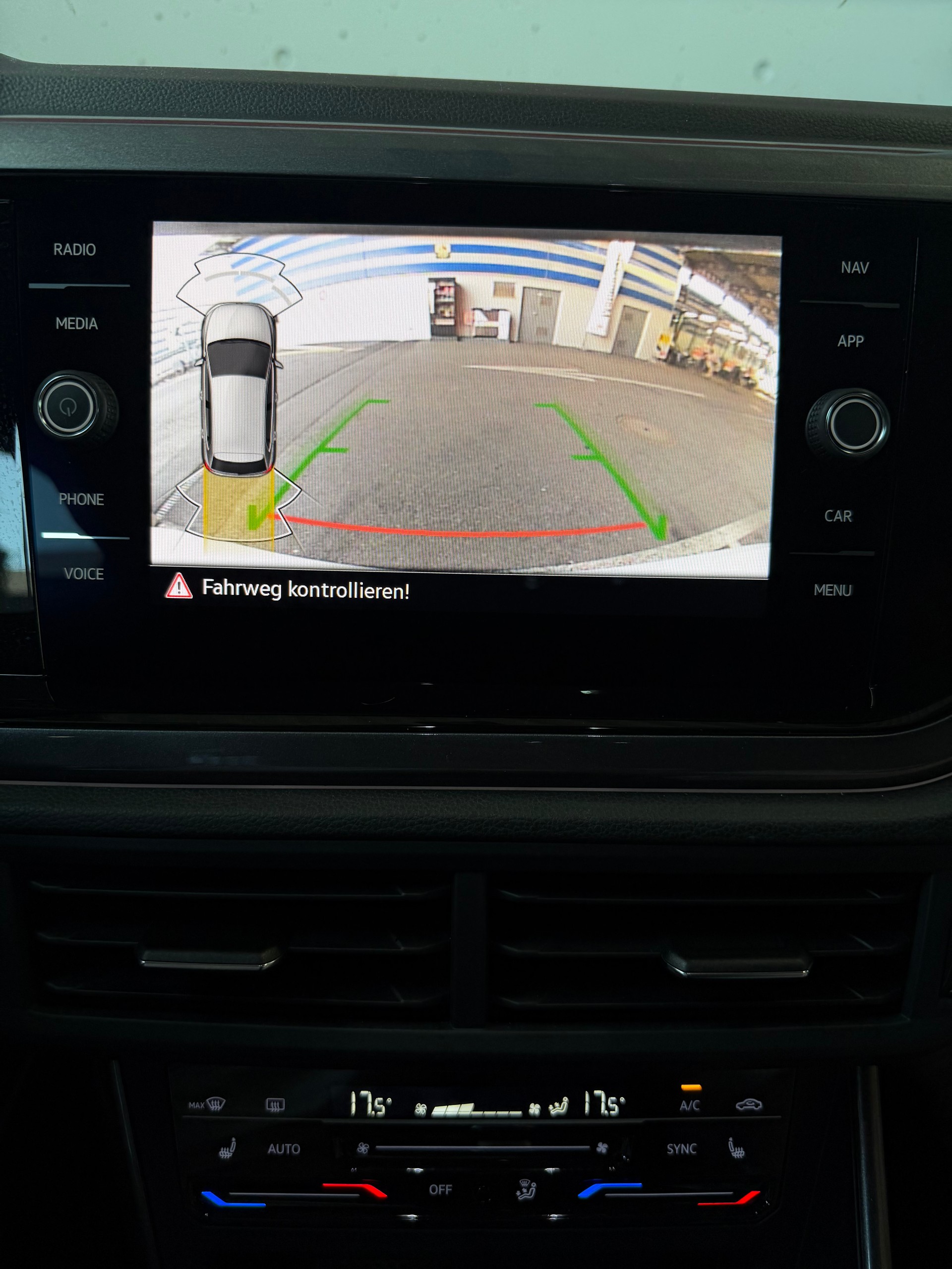 VW 1.0 TSI 110PS Style DSG-image-19
