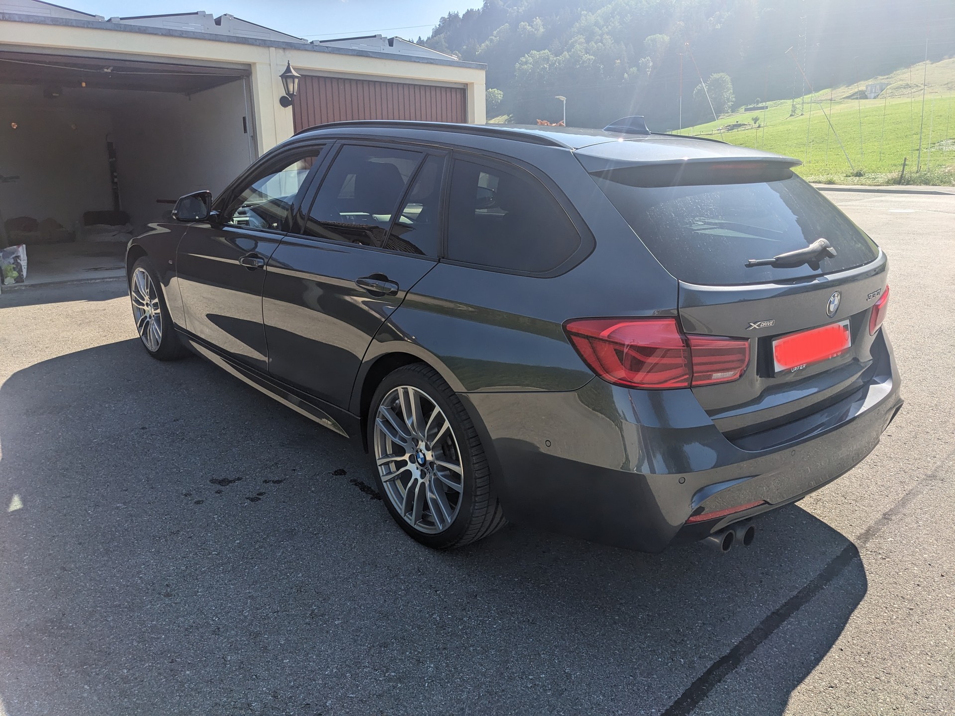 BMW 330i Touring xDrive M sport-image-3