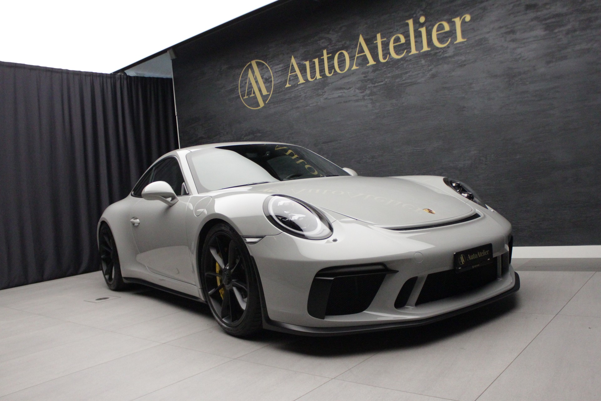 PORSCHE 911 GT3 PDK-showroom-element-1