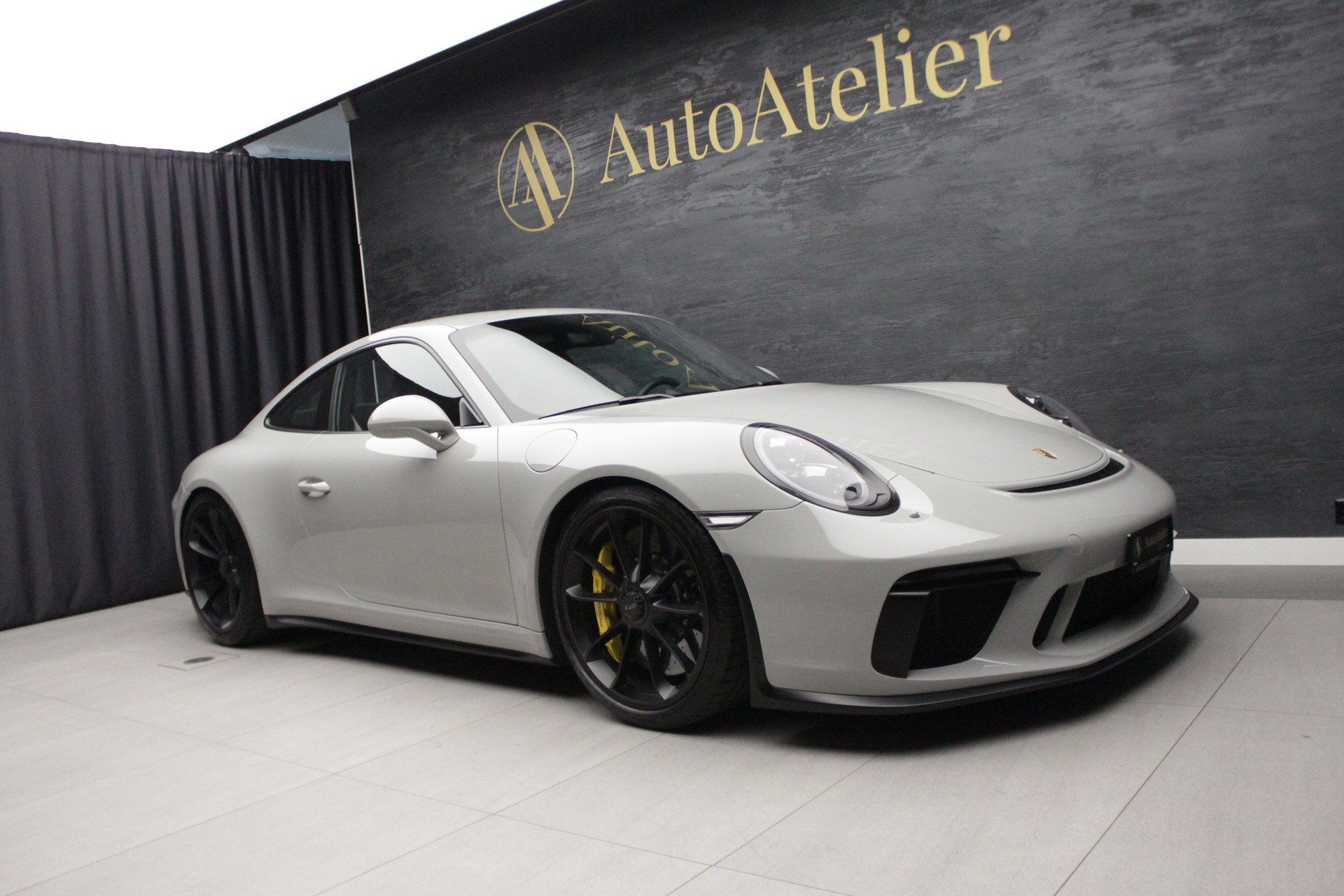 PORSCHE 911 GT3 PDK-showroom-element-2