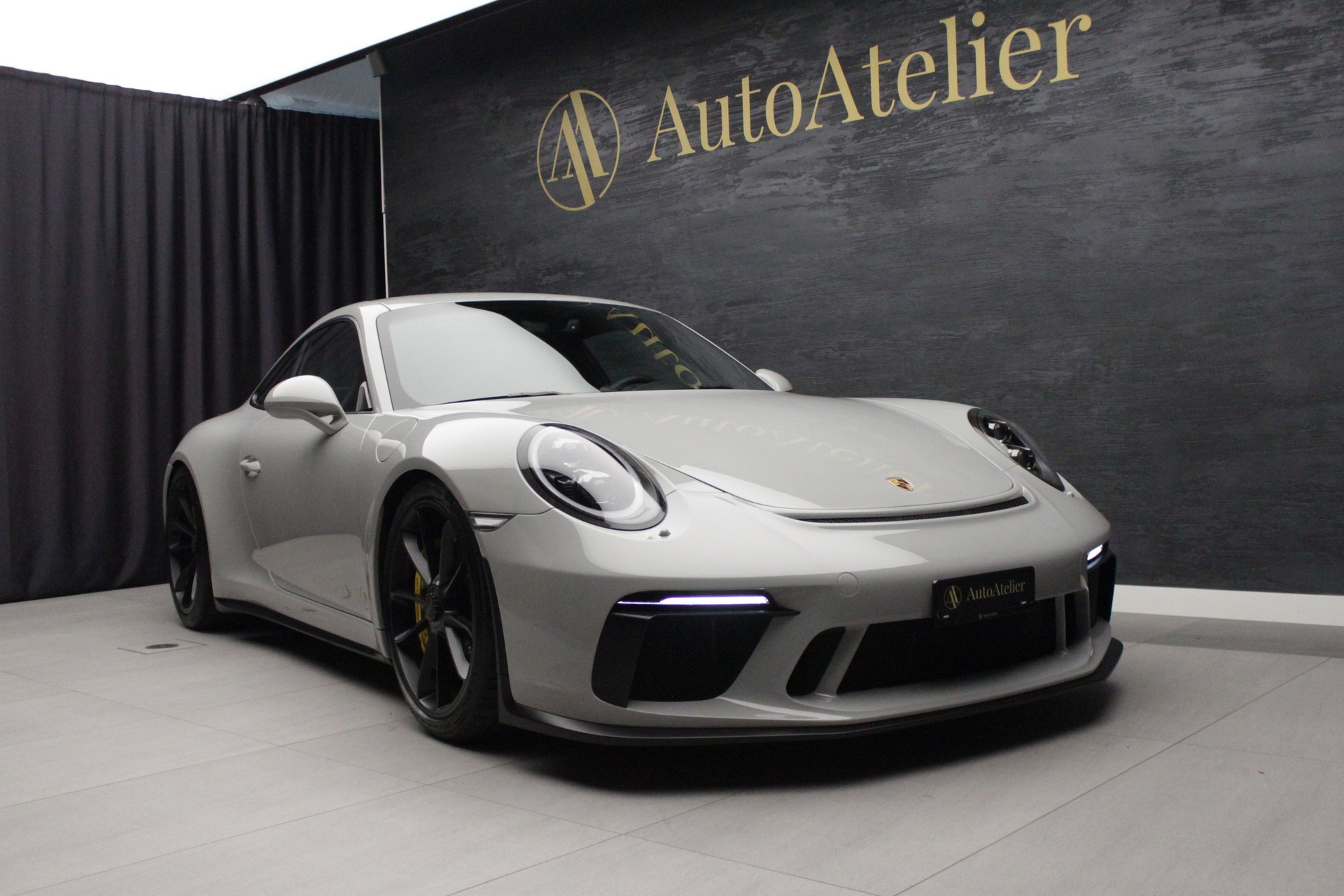 PORSCHE 911 GT3 PDK-showroom-element-3