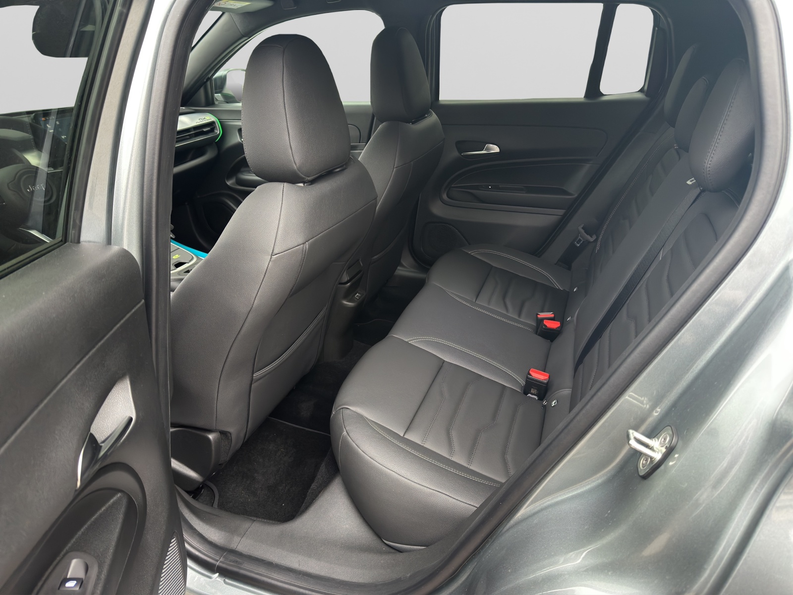 JEEP Avenger 1.2 MHEV Overland 4xe-image-9