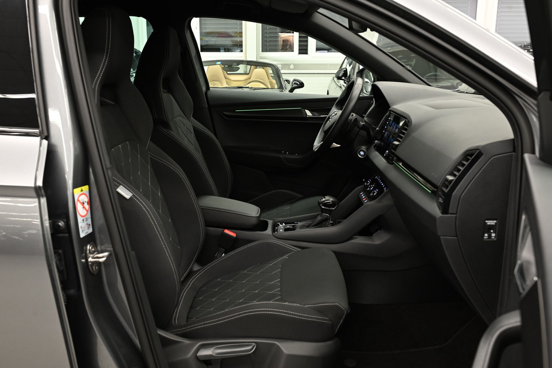 SKODA Karoq 2.0 TSI SportLine 4x4 DSG-image-11