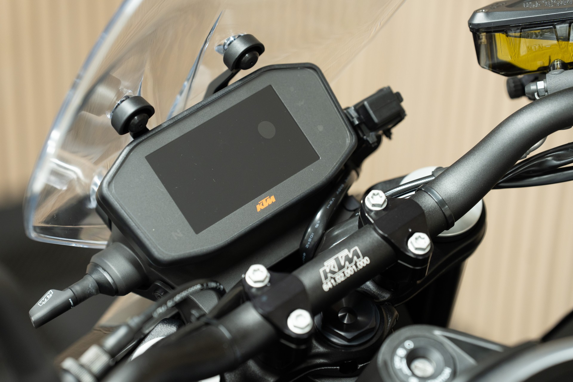 KTM 790 Duke-showroom-element-3