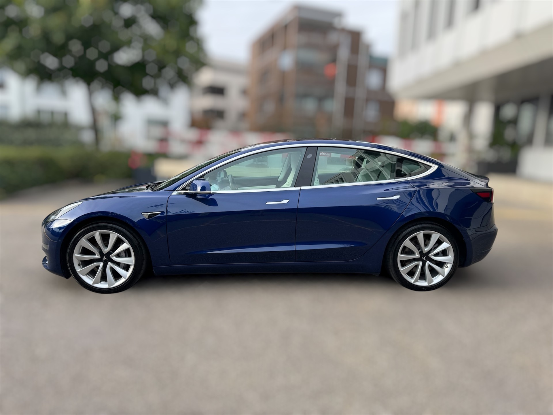 TESLA Model 3 Long Range Dual Motor AWD-image-7